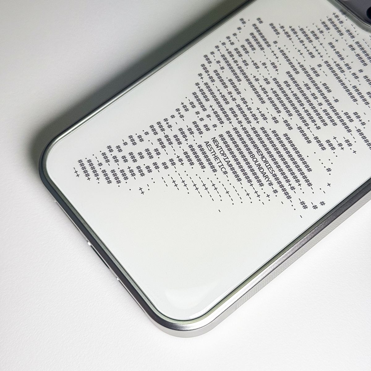 메모리즈바운더리(MEMORIESBOUNDARY) NTA Conchgeist_ASCII CORE_006 Phone Case (SV_White/Black)