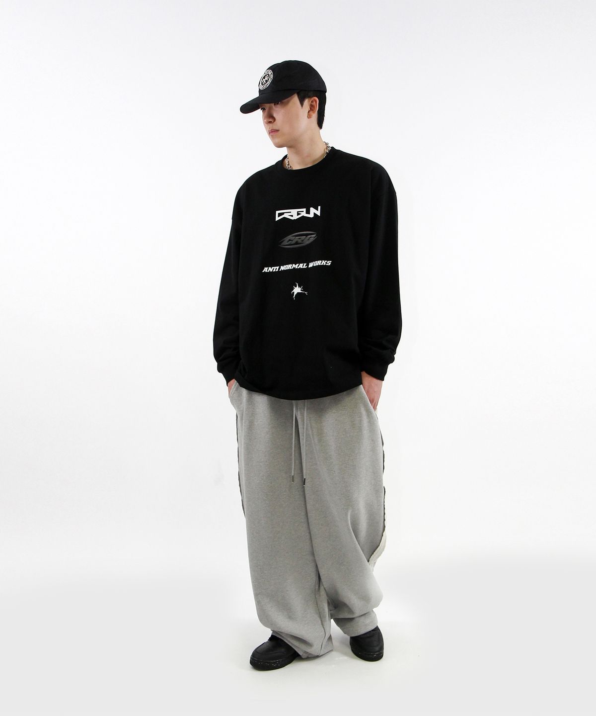 크리건(CRIGUN) System Logo Tee Max Over Fit  긴팔티 BLACK