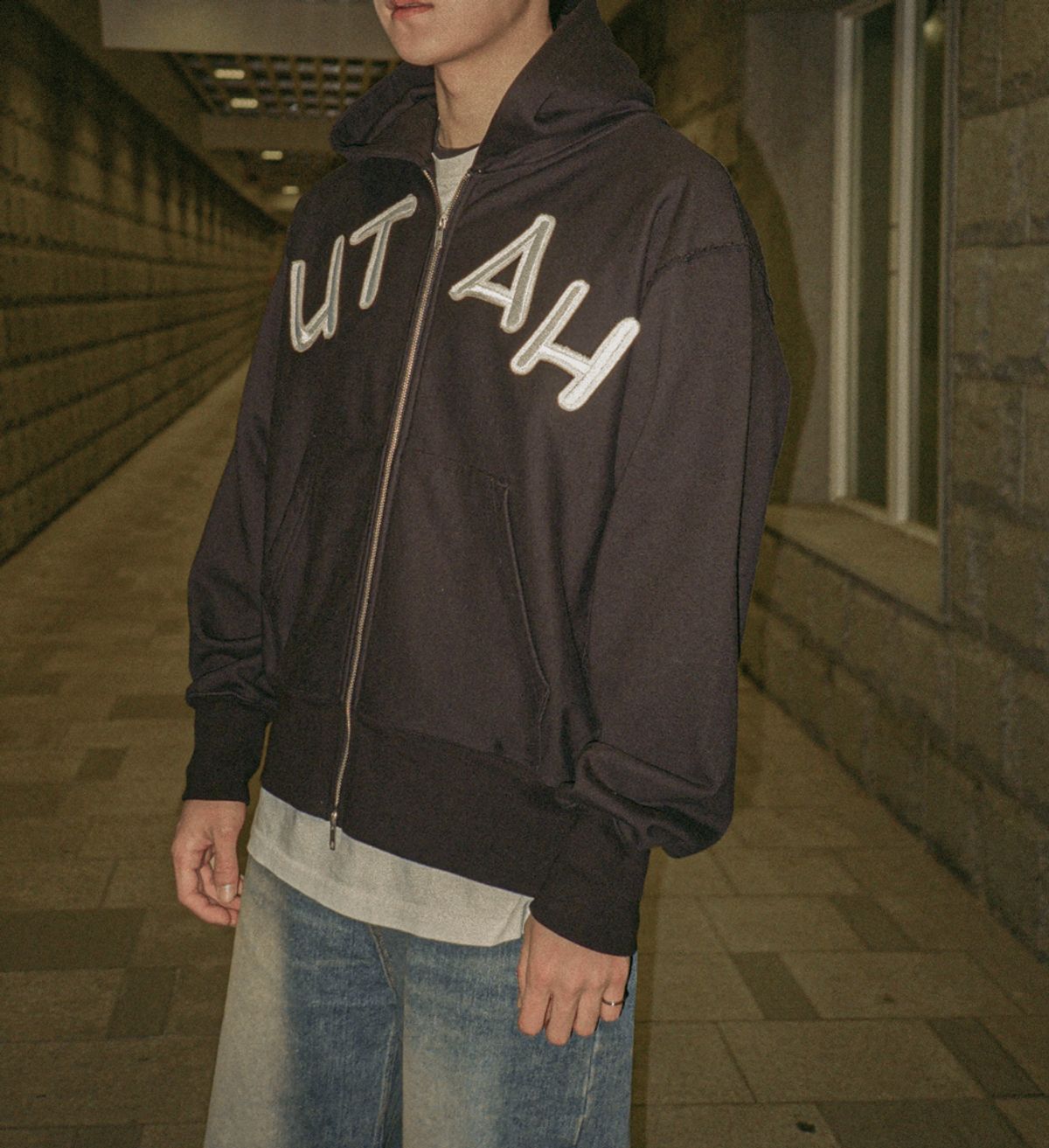 재즈앤바(JAZZ&BAR) Vintage crop zip-up hoodie - utah(navy black)