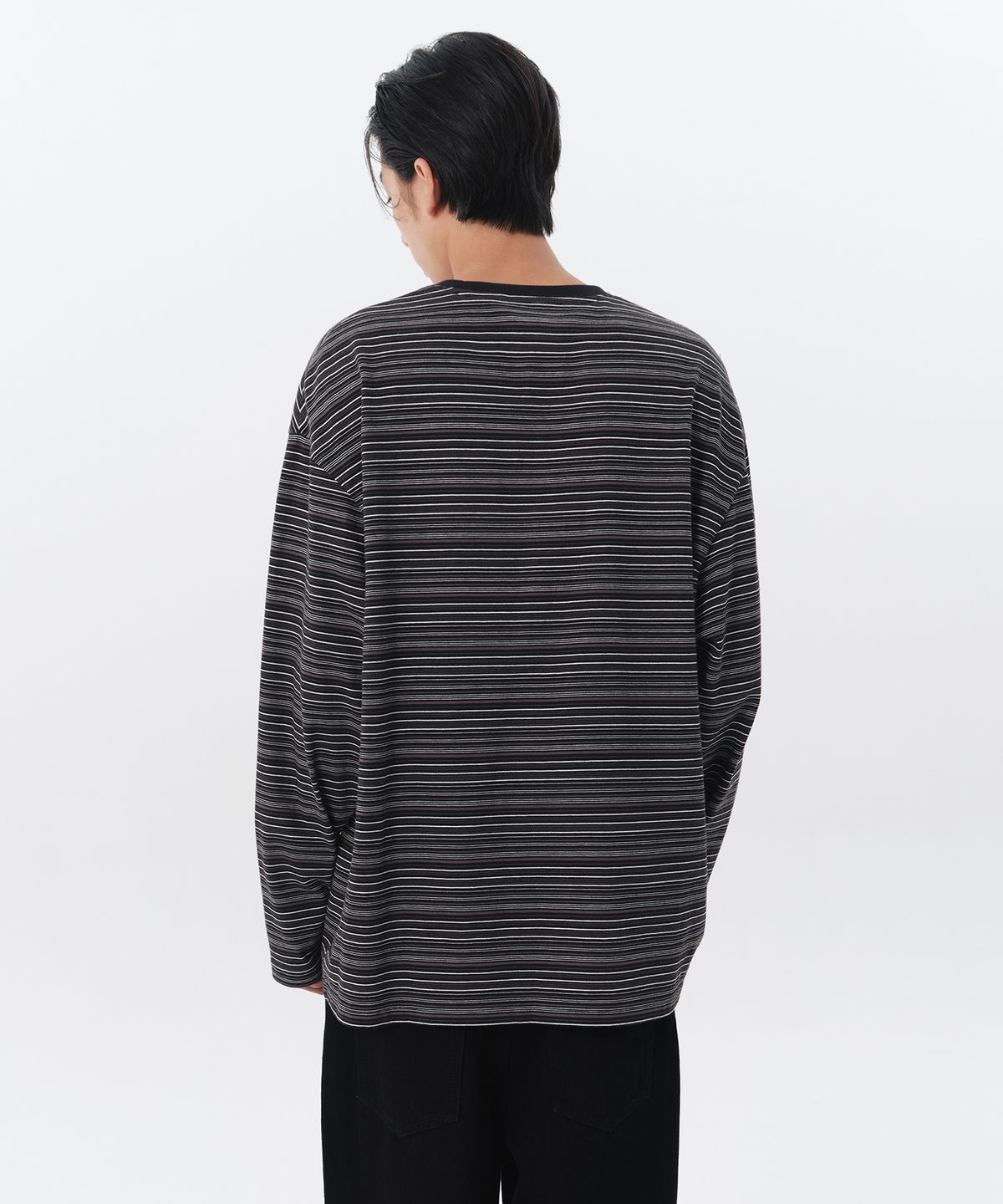 무신사 스탠다드(MUSINSA STANDARD) 멀티 스트라이프 릴렉스드 긴소매 티셔츠 4 [블랙]