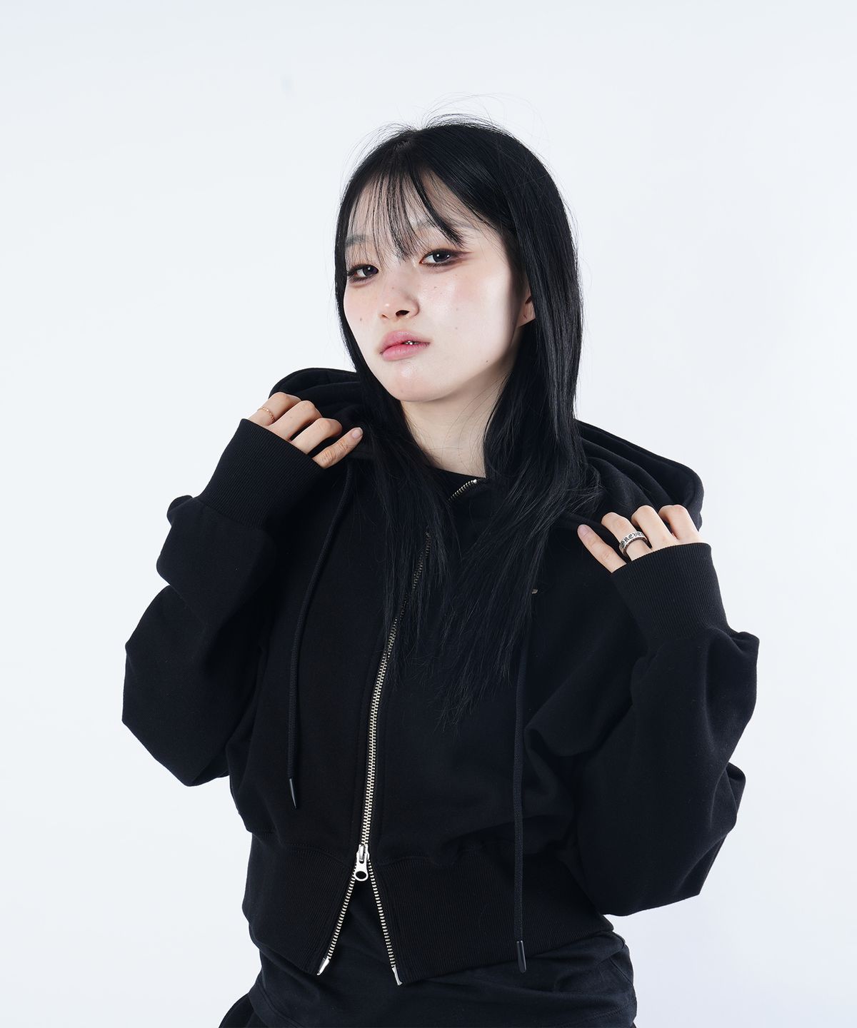 스태리 아이드(STARRYEYED) 크롭 투웨이 지퍼 후드 집업 (블랙)