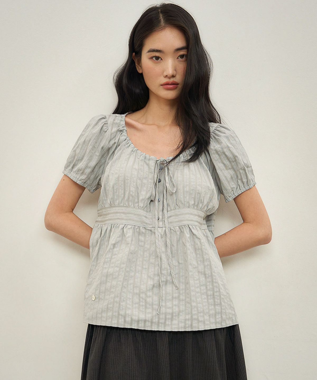 아우로(OURO) STRIPE PUFF BLOUSE [ GRAY ]