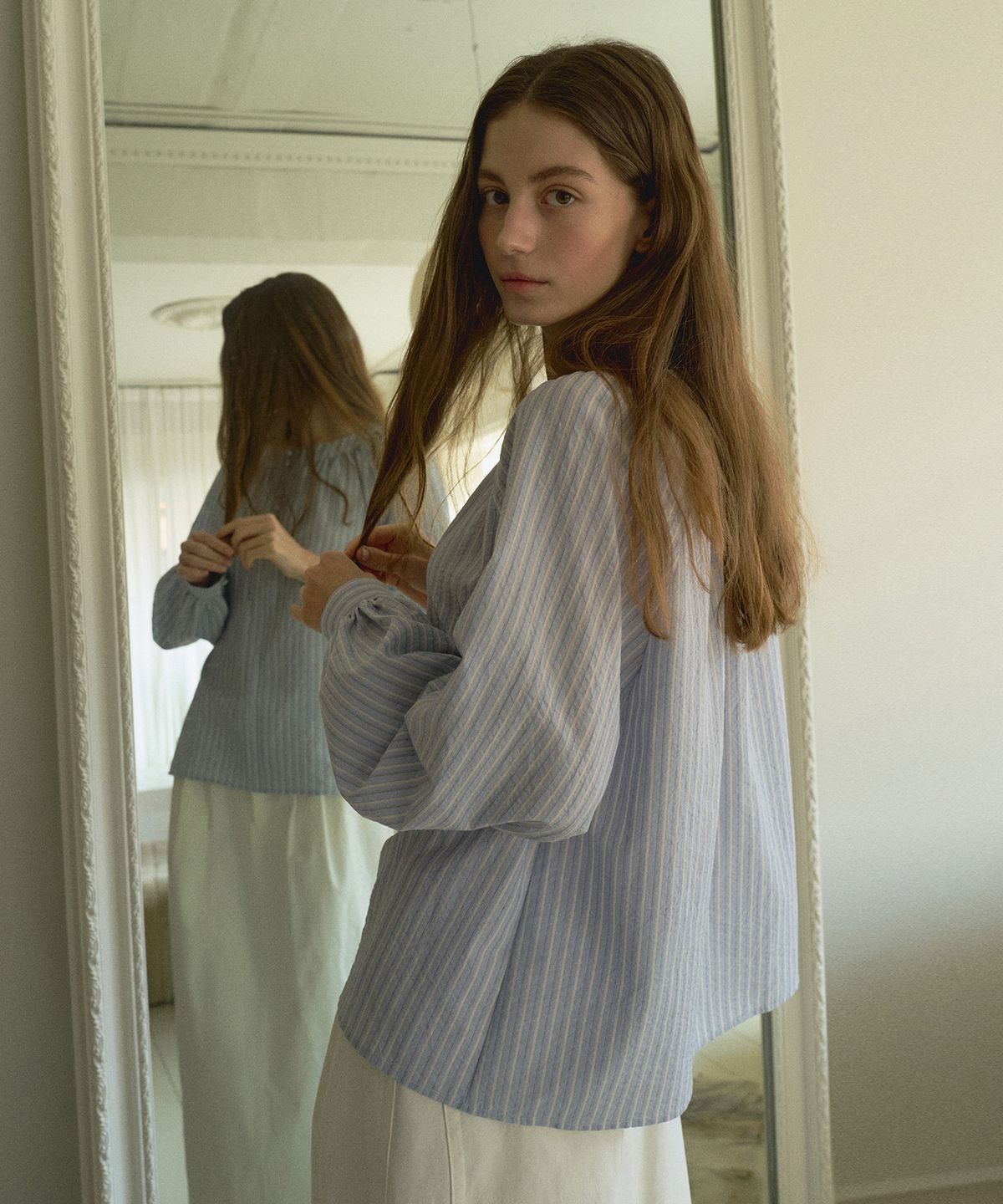 오떼뜨(OCTETTE) HENLY NECK BUTTON BLOUSE_2COLOR