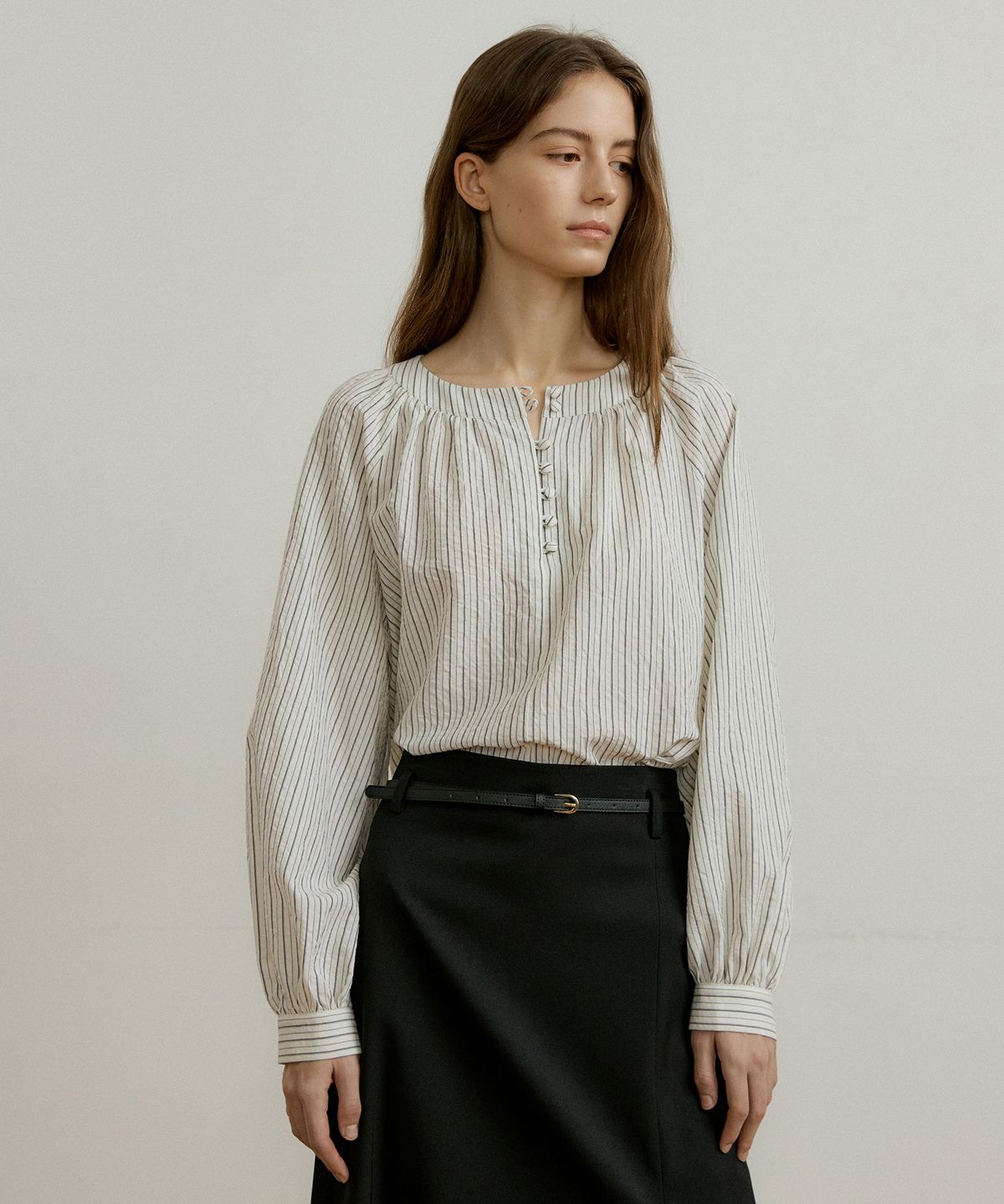 오떼뜨(OCTETTE) HENLY NECK BUTTON BLOUSE_2COLOR
