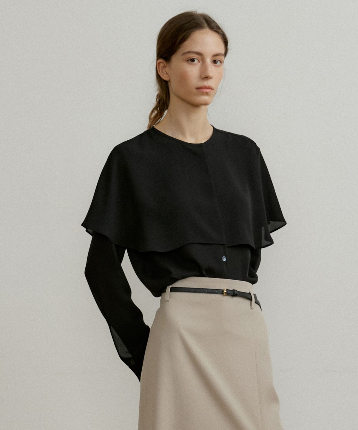오떼뜨(OCTETTE) ROMANCE CAPE BLOUSE_2COLOR