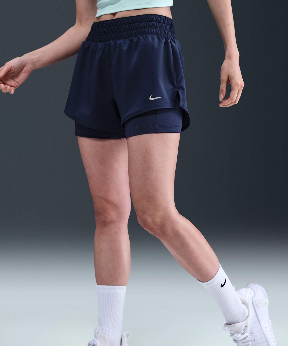 나이키(NIKE) 드라이 핏 원 미드라이즈 3인치 투인원 쇼츠 W - 미드나이트 네이비:화이트 / DX6013-410