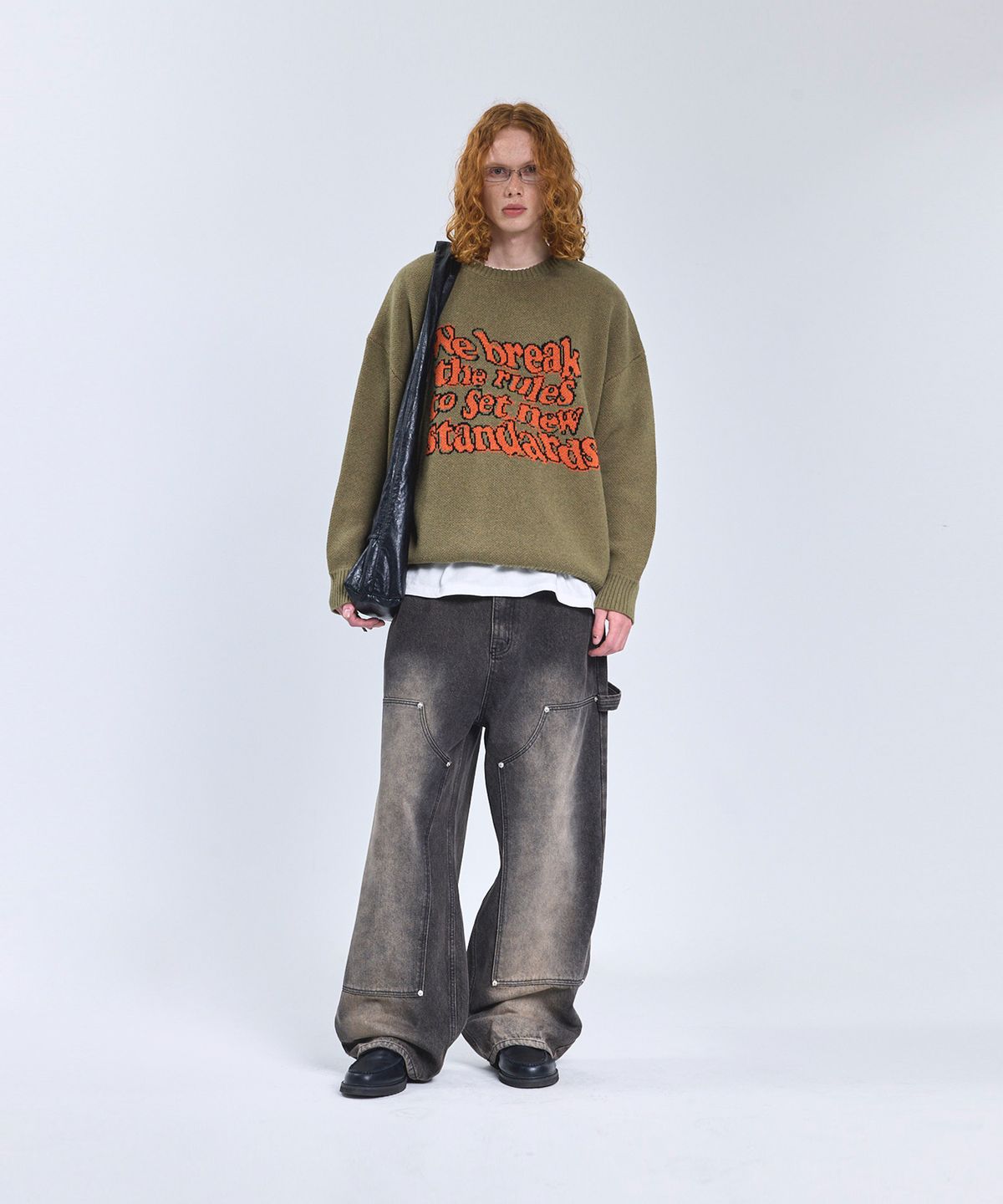 스탠다드에러(STANDARDERROR) 87-STAN191 아트 레터링 오버핏 자카드 니트 카키
