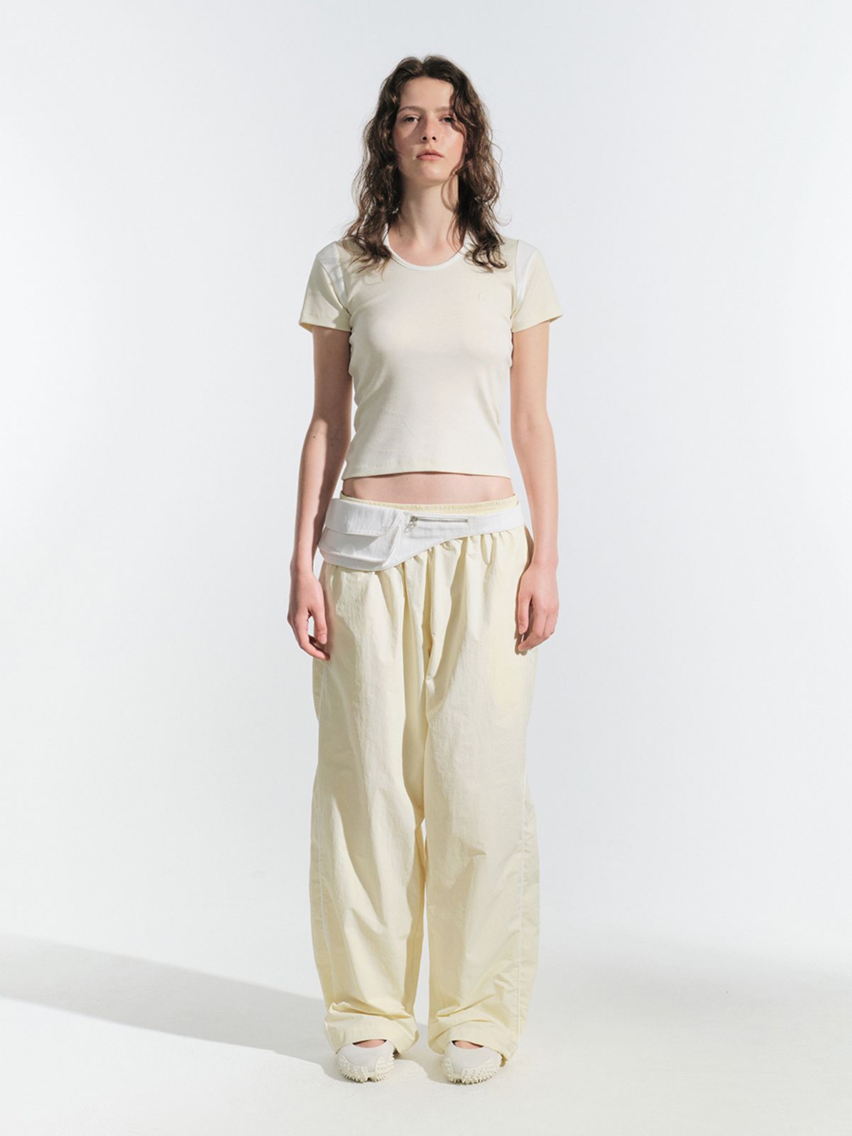 그로브(GROVE) ELA U-NECK COLLAR T-SHIRT (YELLOW)