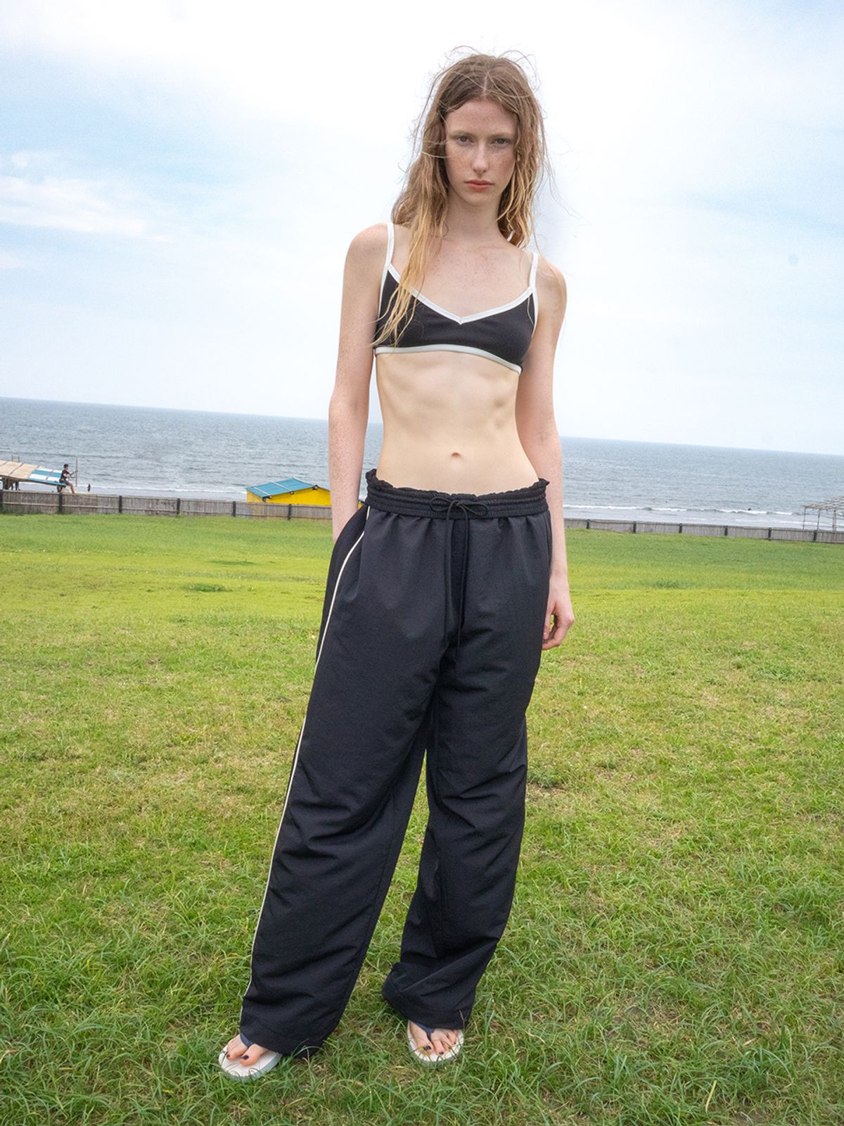 그로브(GROVE) RYAN WOVEN PANTS (BLACK)