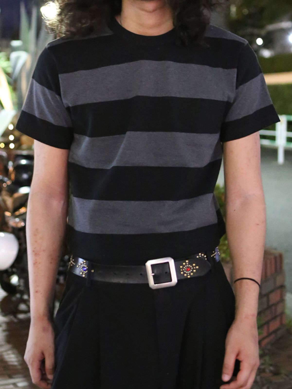 고저(GOZER) WANG STRIPE HALF T-SHIRT_CHARCOAL