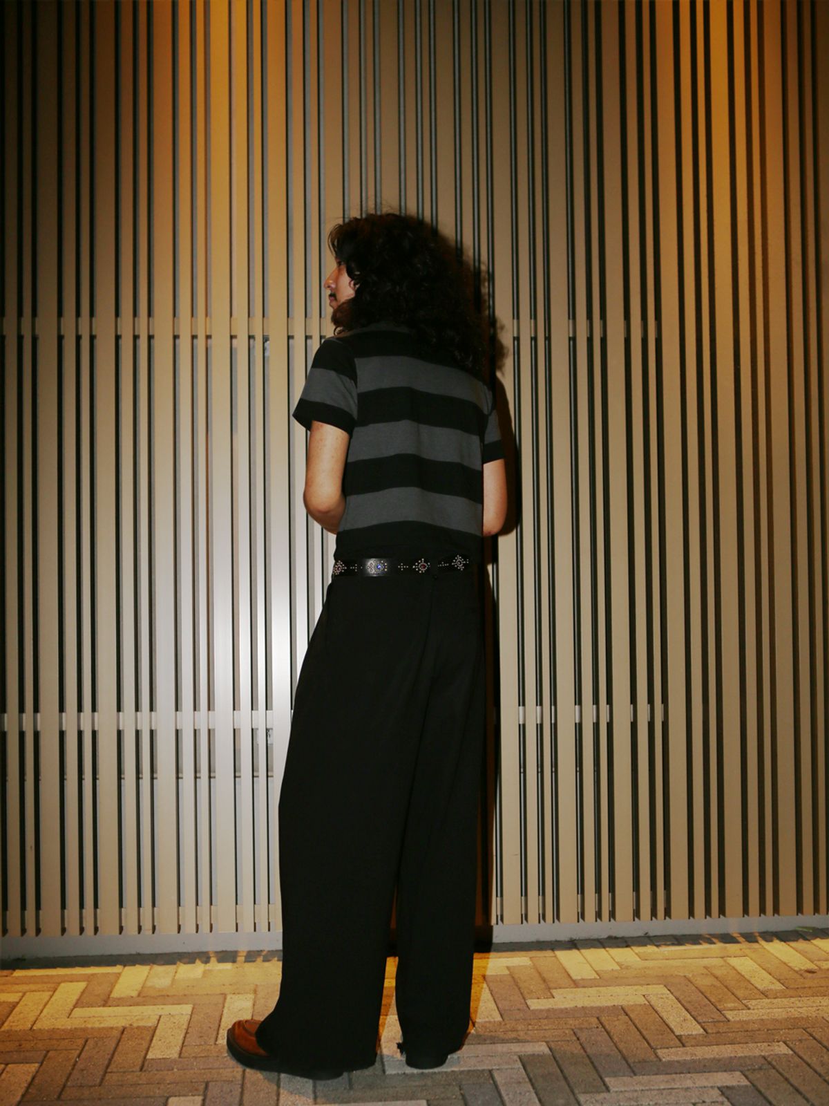 고저(GOZER) WANG STRIPE HALF T-SHIRT_CHARCOAL