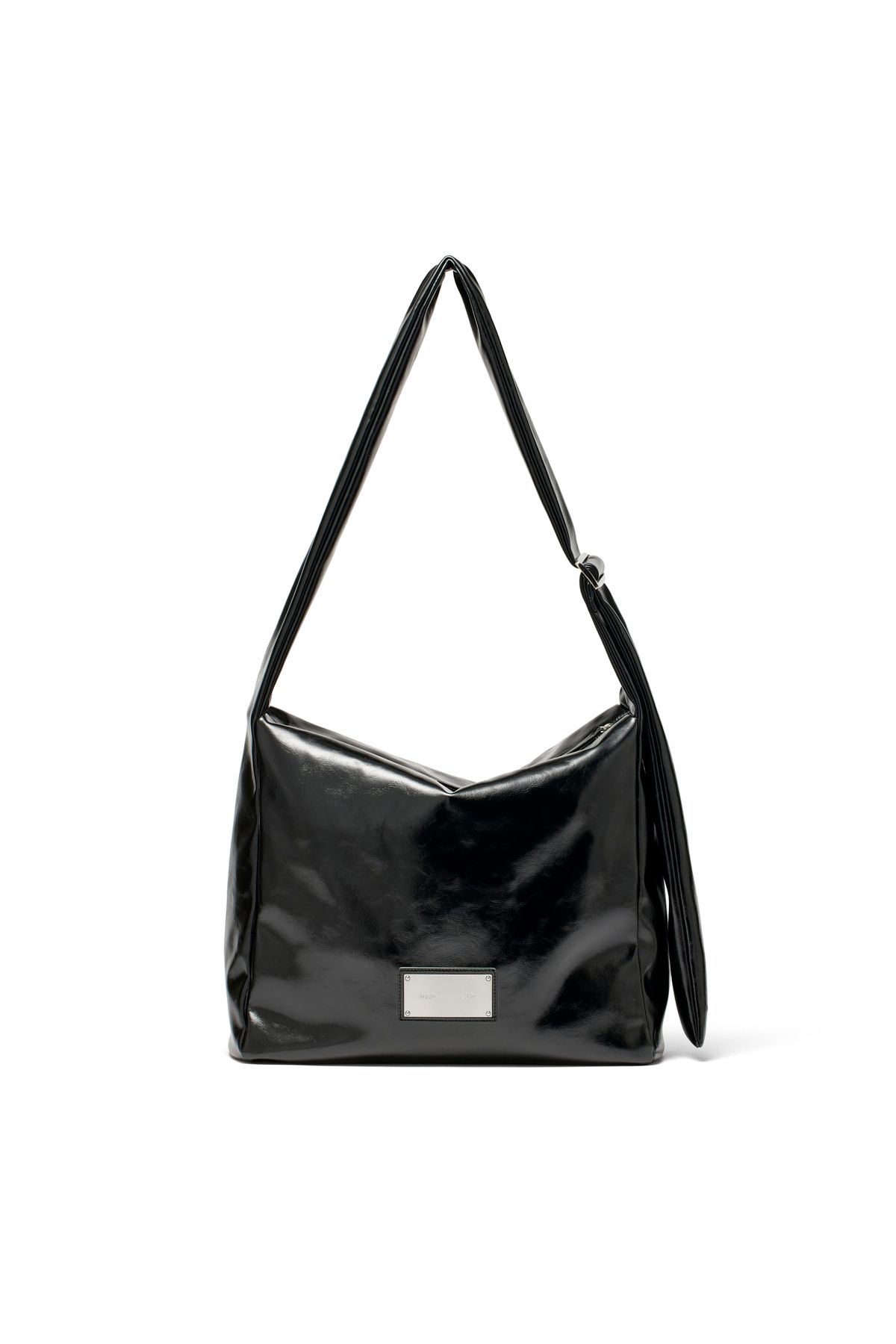 MUSINSA公式 | MATIN KIM EMBOSSED LOGO LEATHER SHOULDER BAG