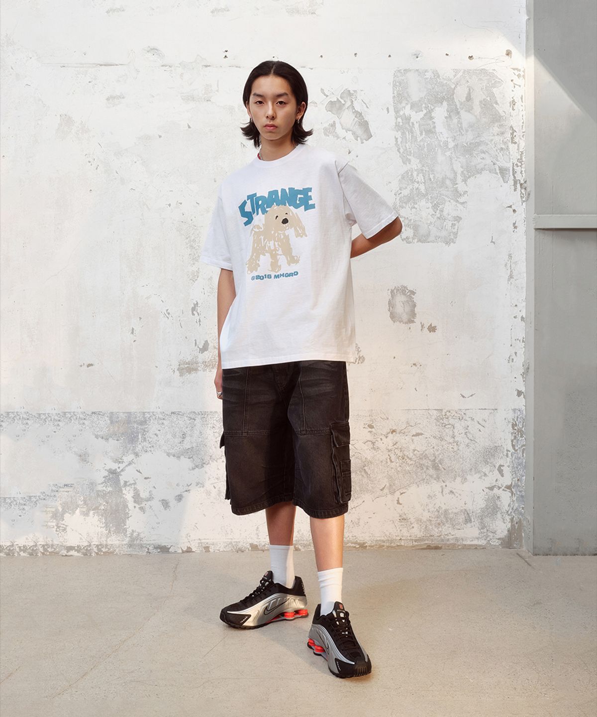 마하그리드(MAHAGRID) STRANGE PUPPY TEE BLACK(MG2FMMT506A)