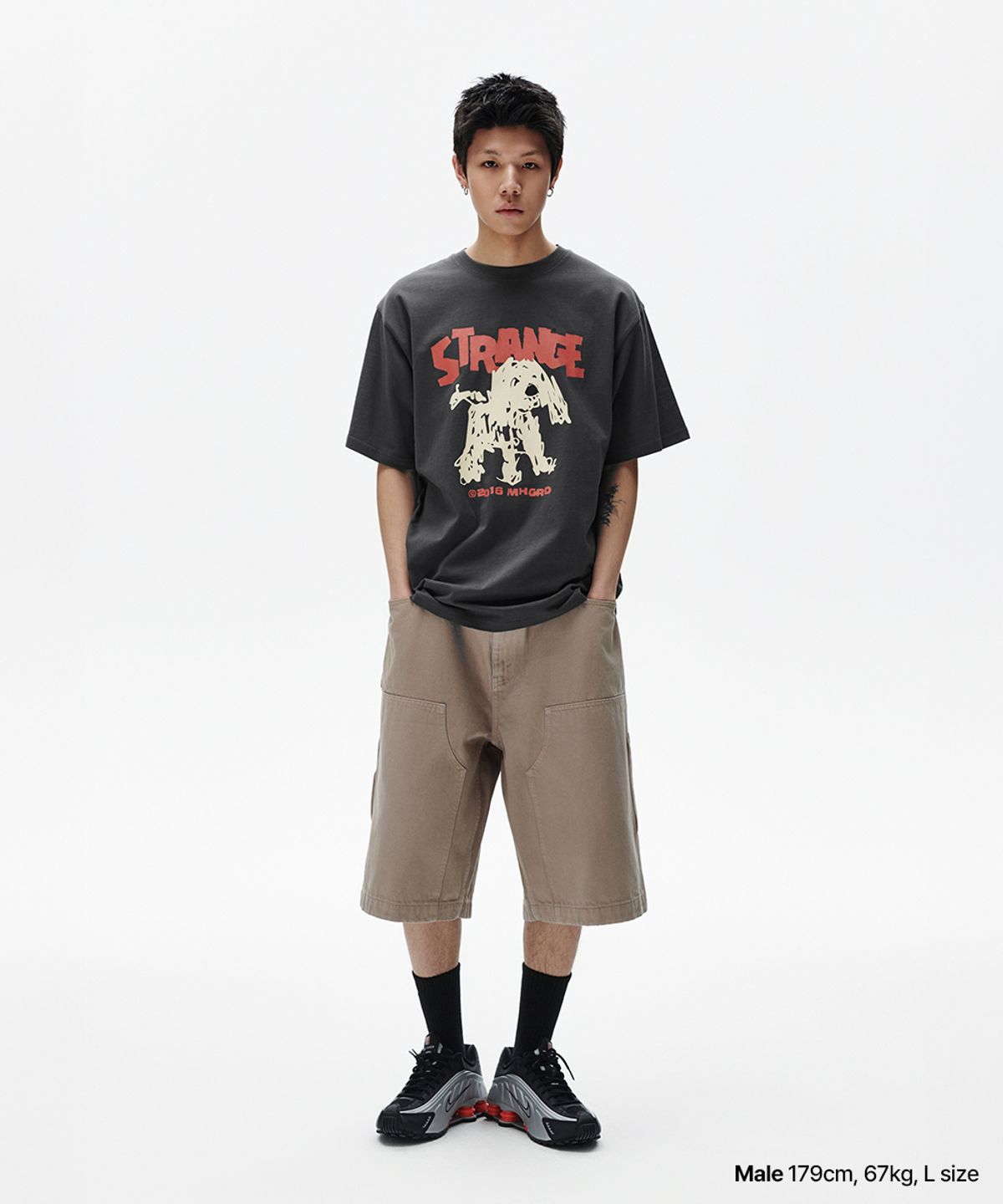 마하그리드(MAHAGRID) STRANGE PUPPY TEE BLACK(MG2FMMT506A)