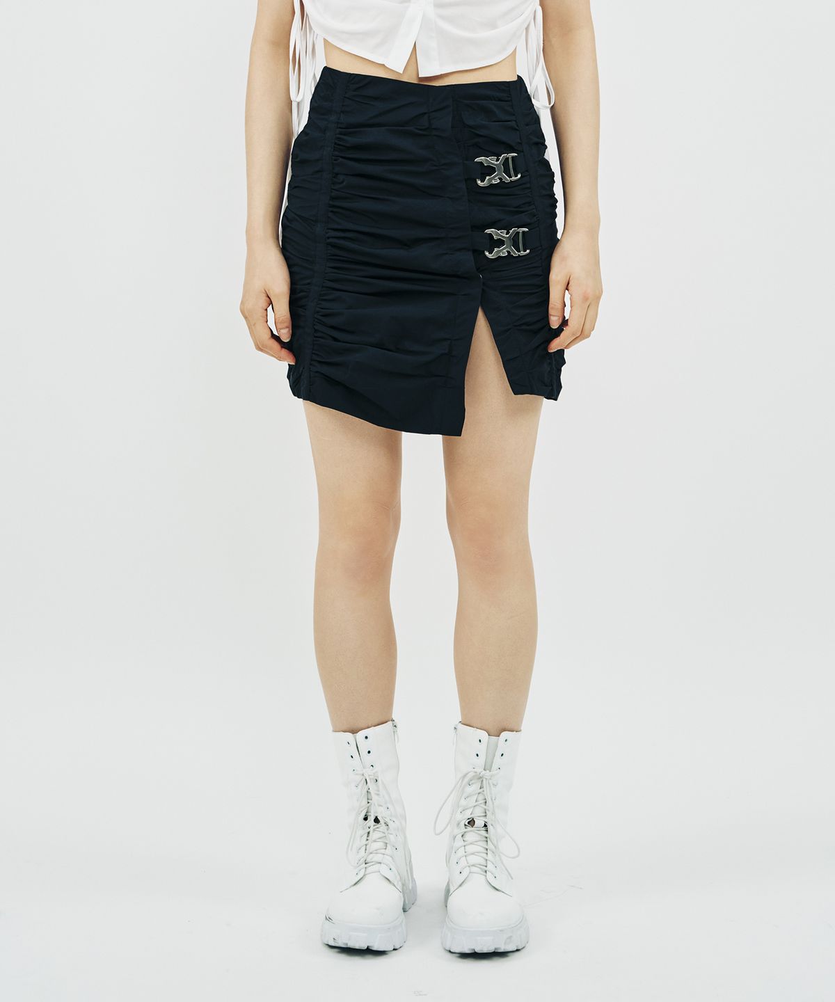 페노메논시퍼(PHENOMENON SEEPER) UNBLANCE BUCKLE SKIRT