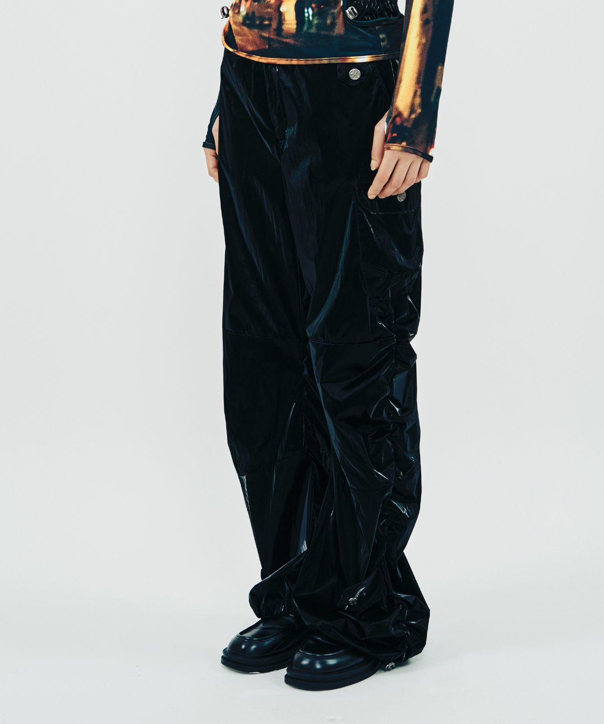 페노메논시퍼(PHENOMENON SEEPER) SIDE SHIRRING PANEL PANTS_BK