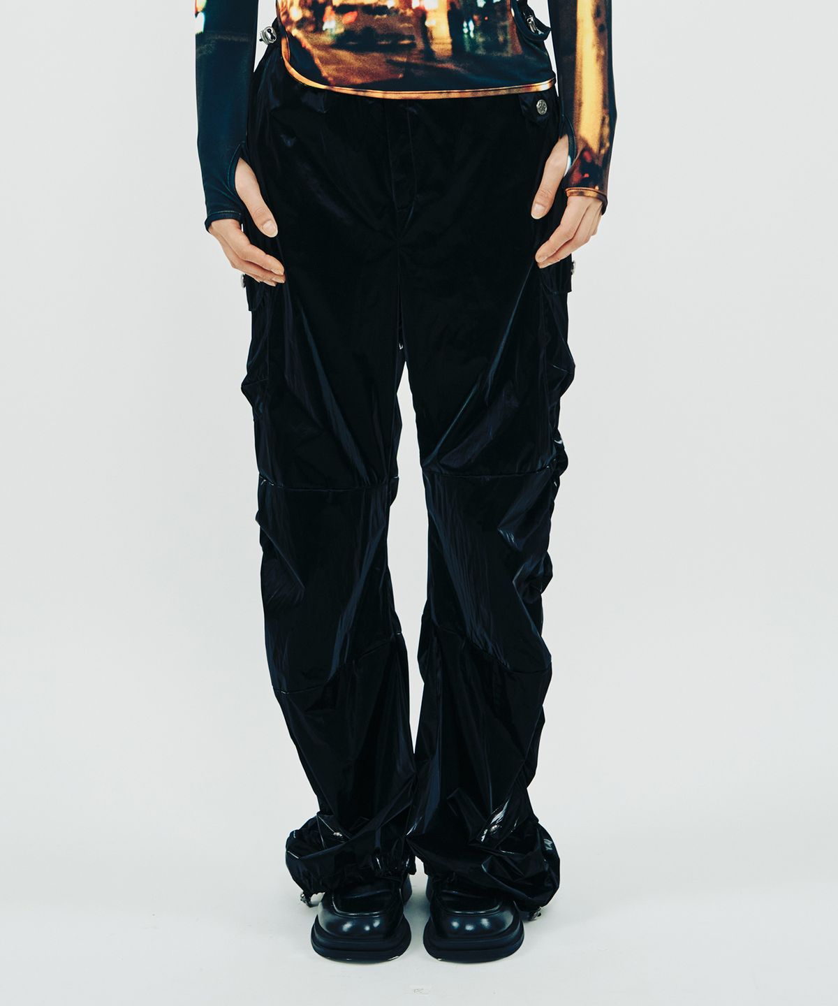 페노메논시퍼(PHENOMENON SEEPER) SIDE SHIRRING PANEL PANTS_BK