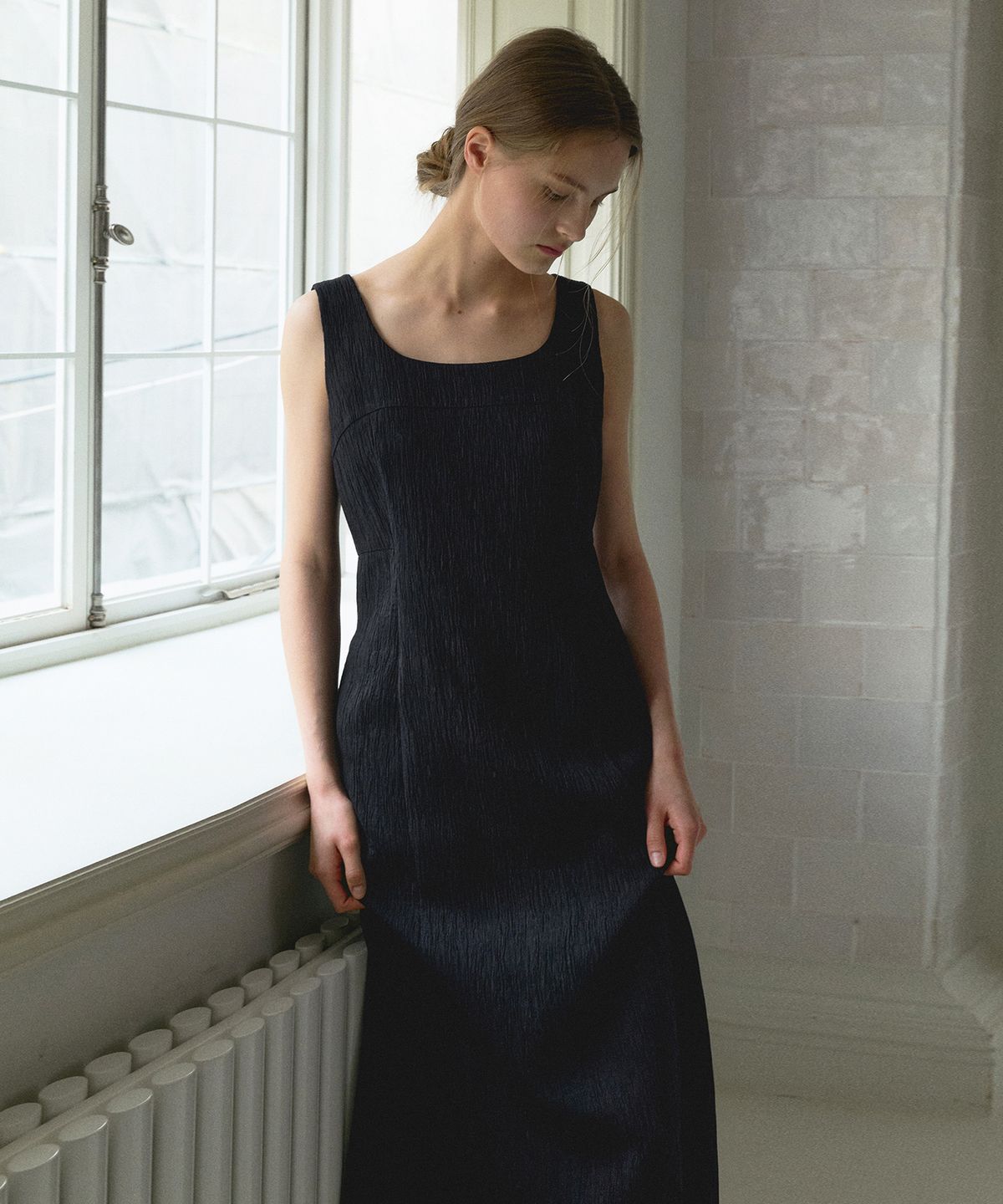 오떼뜨(OCTETTE) MOMO PLEATS SLEEVELESS OPS_2COLOR