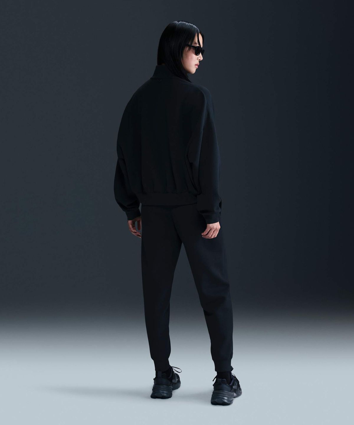 나이키(NIKE) 24.7 임파서블리소프트 드라이 핏 오버사이즈 하프집 탑 W - 블랙:다크 스모크 그레이 / HQ8189-010