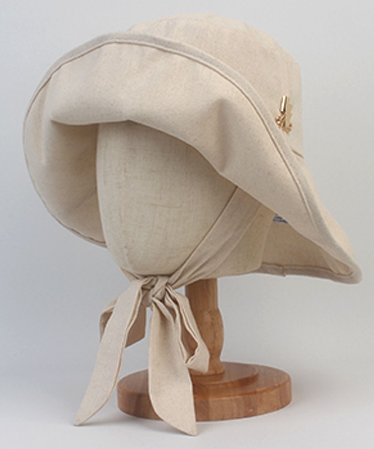 유니버셜 케미스트리(UNIVERSAL CHEMISTRY) Summer Bold String Ivory Bucket Hat 여름버킷햇