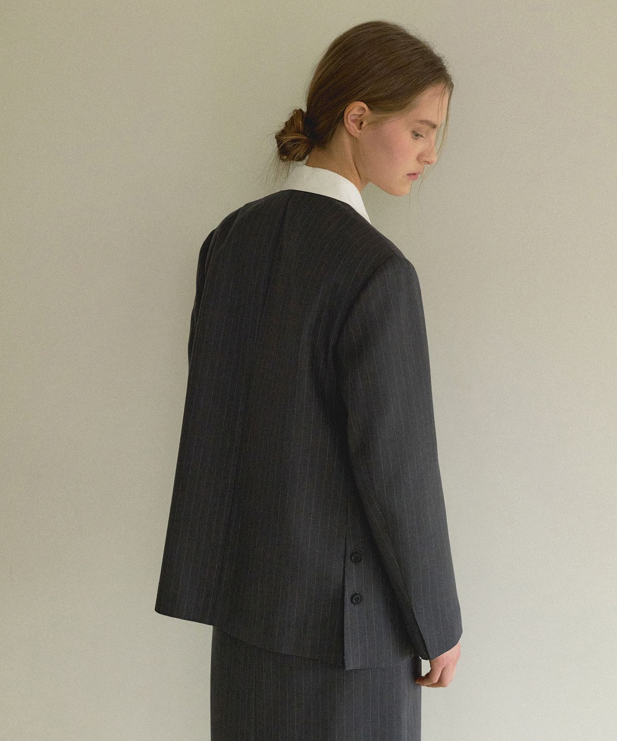 오떼뜨(OCTETTE) STRIPE NOCOLLAR SINGLE BLAZER_2COLOR