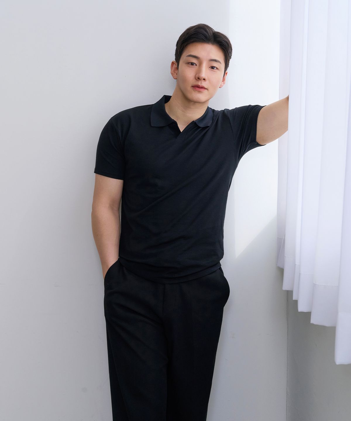 핵쿨남(HECKCOOLNAM) 어깨넓어보이는 남자 머슬핏 반팔 오픈 카라 티셔츠