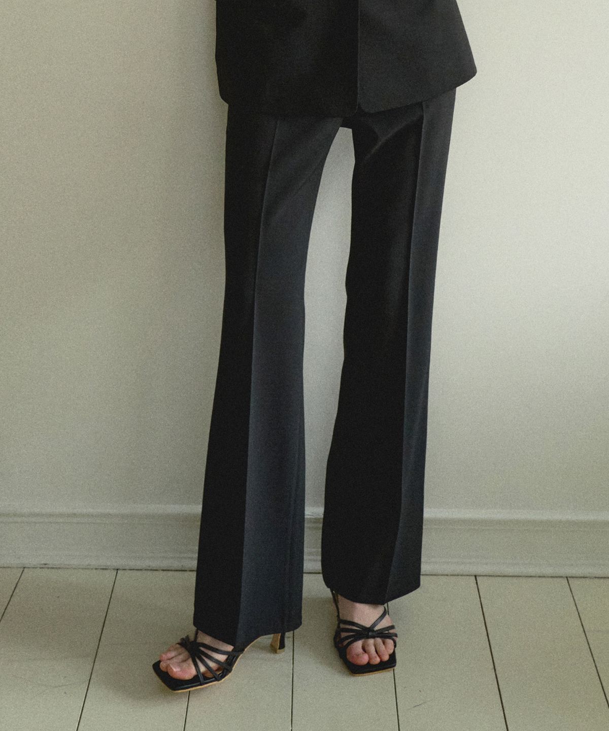 오떼뜨(OCTETTE) FLARE LINE STRECH PANTS_BLACK