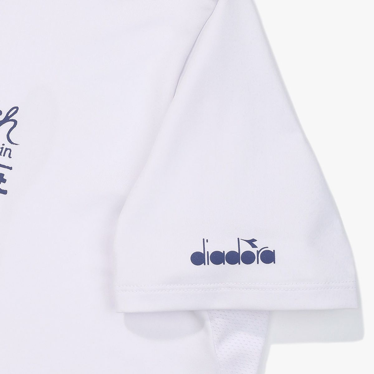 디아도라(diadora) 크로스코트 퍼포먼스 그래픽 반팔 티셔츠 WHITE