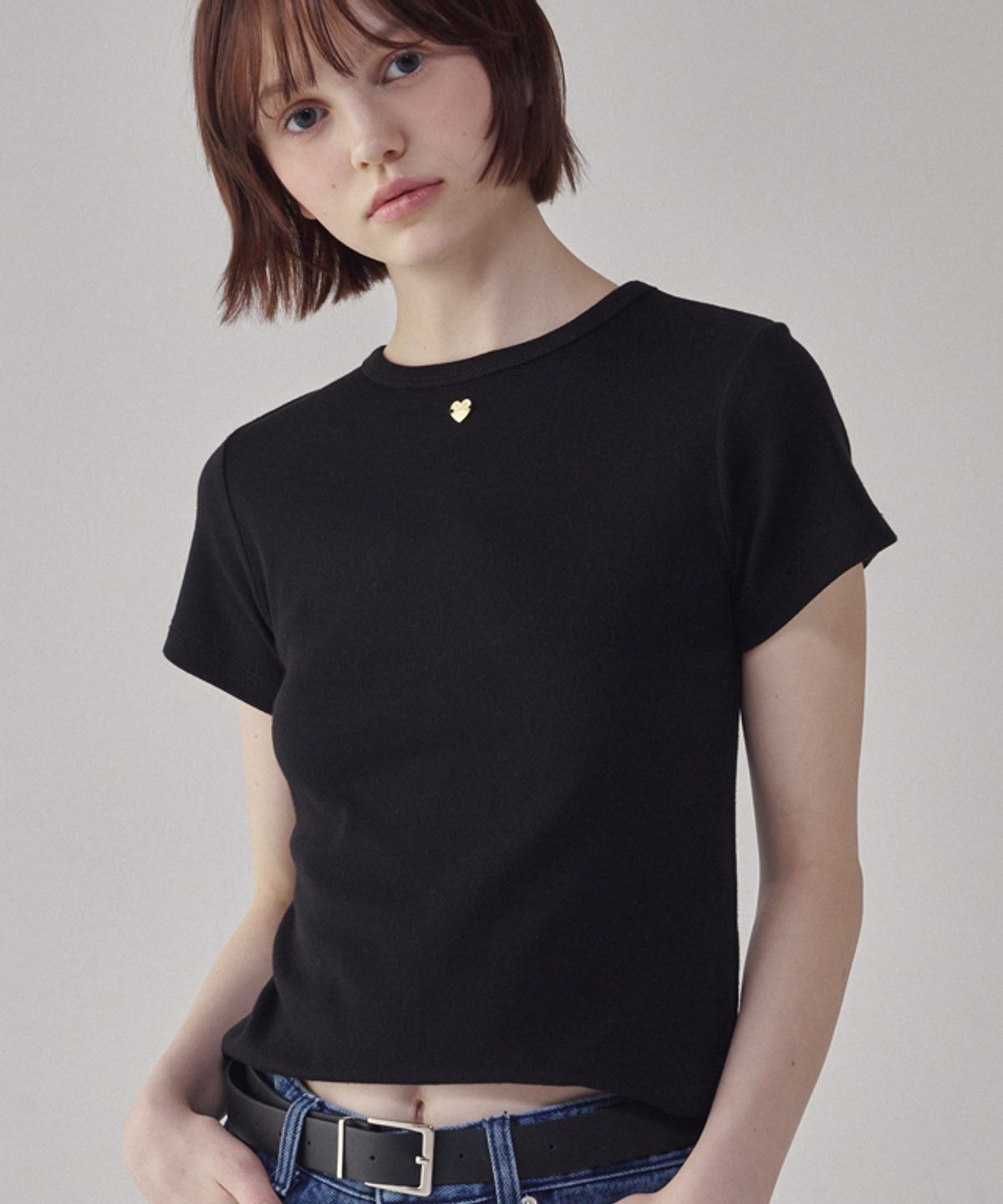 론론(RONRON) [2PACK] BACK RIBBON HEART SLIM CROP T SHIRTS