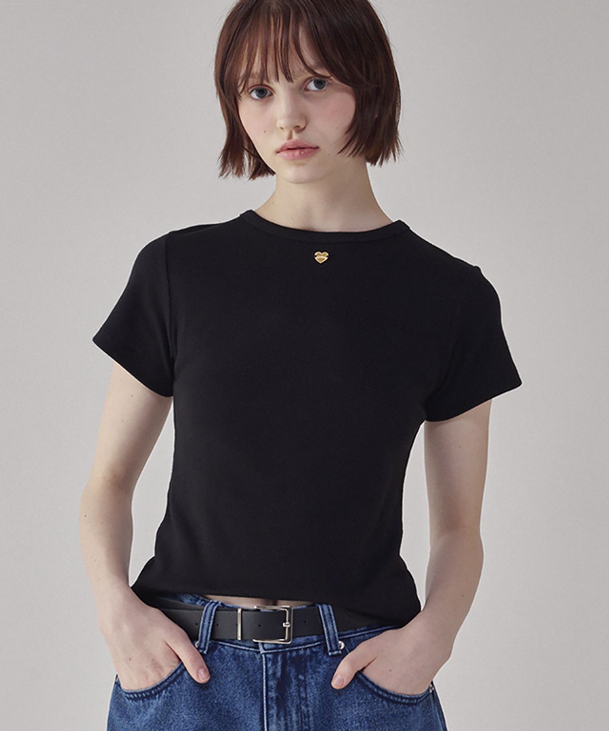 론론(RONRON) [2PACK] BACK RIBBON HEART SLIM CROP T SHIRTS