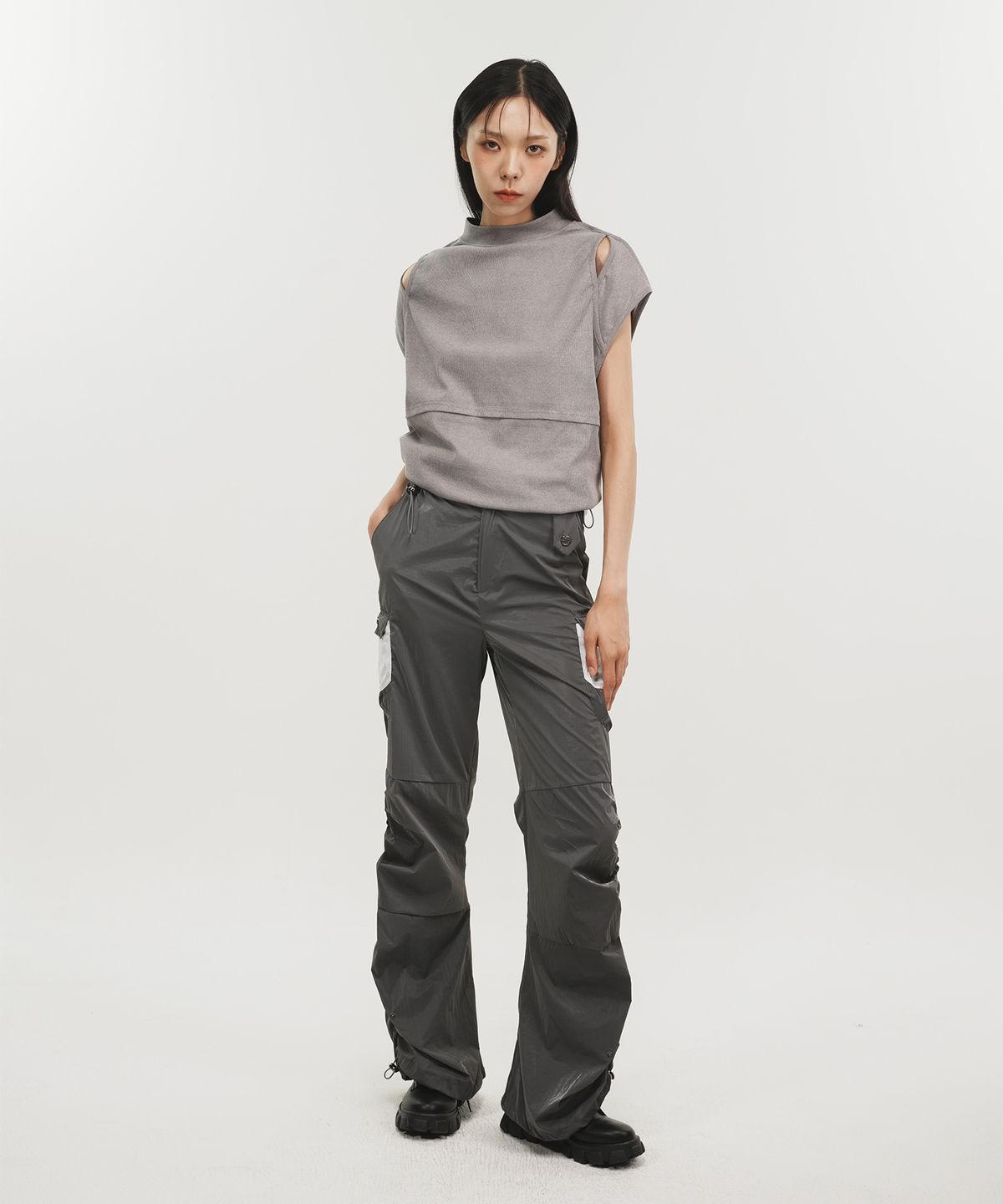 페노메논시퍼(PHENOMENON SEEPER) SIDE SHIRRING PANEL PANTS