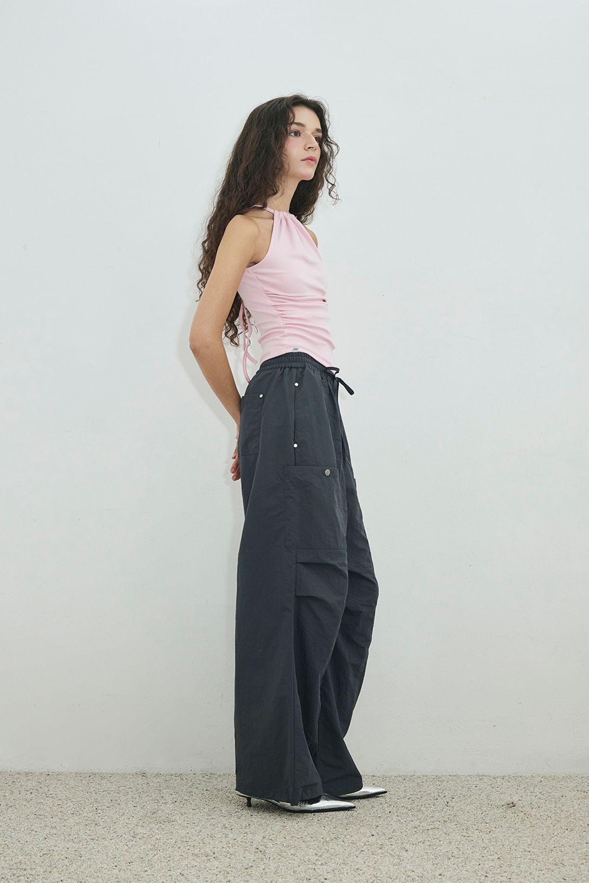 카프리슈(CAPRICIEUX) Aura cargo pants_charcoal