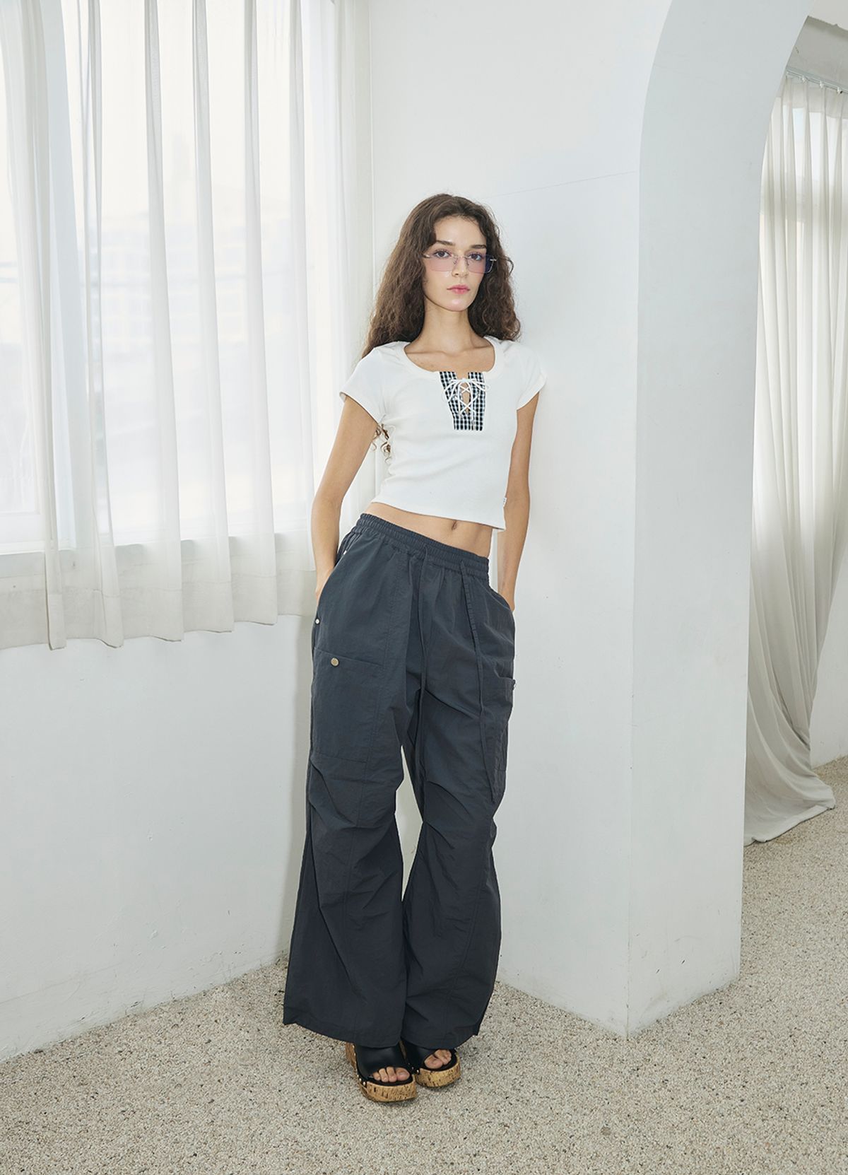 카프리슈(CAPRICIEUX) Aura cargo pants_charcoal