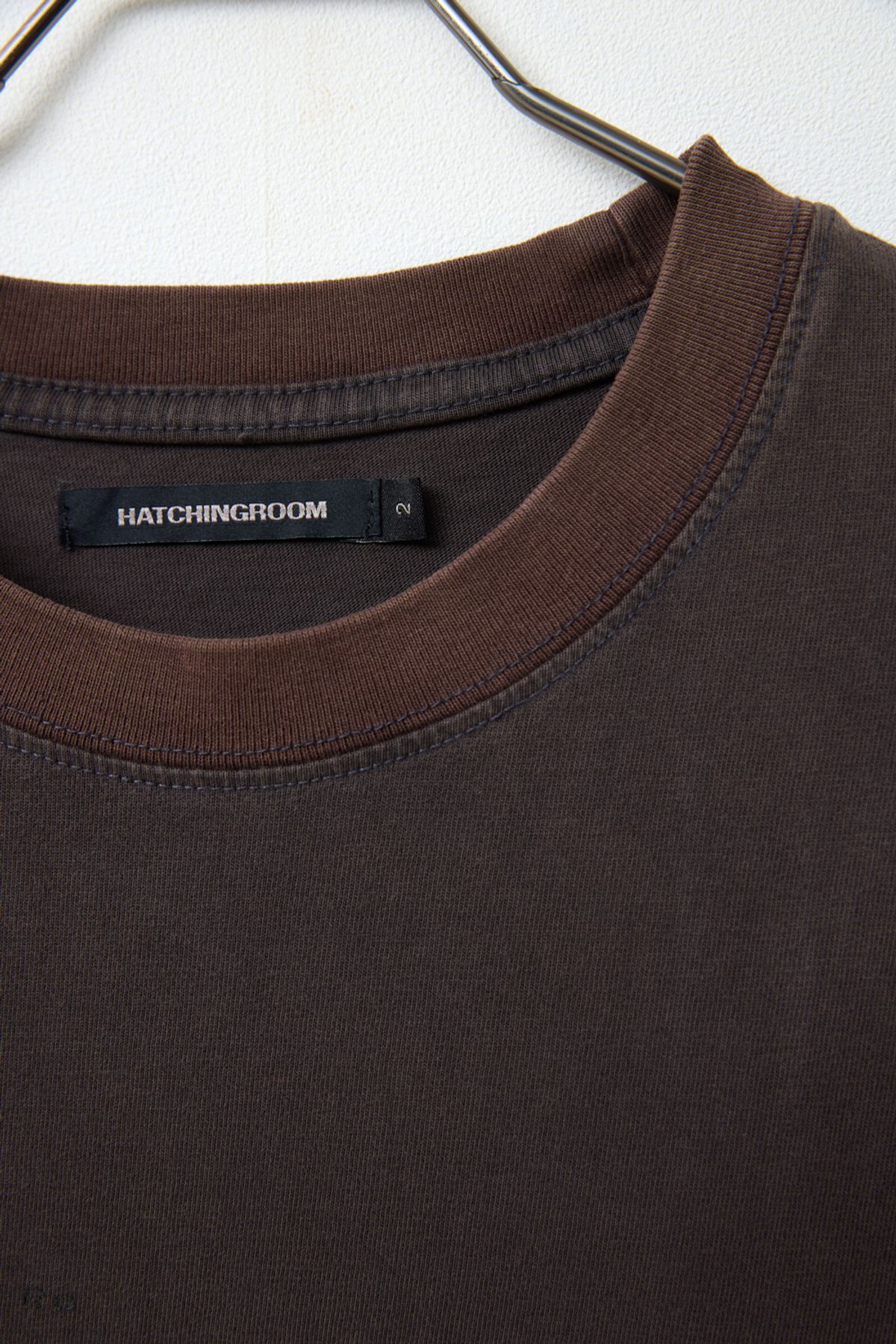 해칭룸(HATCHINGROOM) Angel Flash Man Tee 1/2 Brown Charcoal