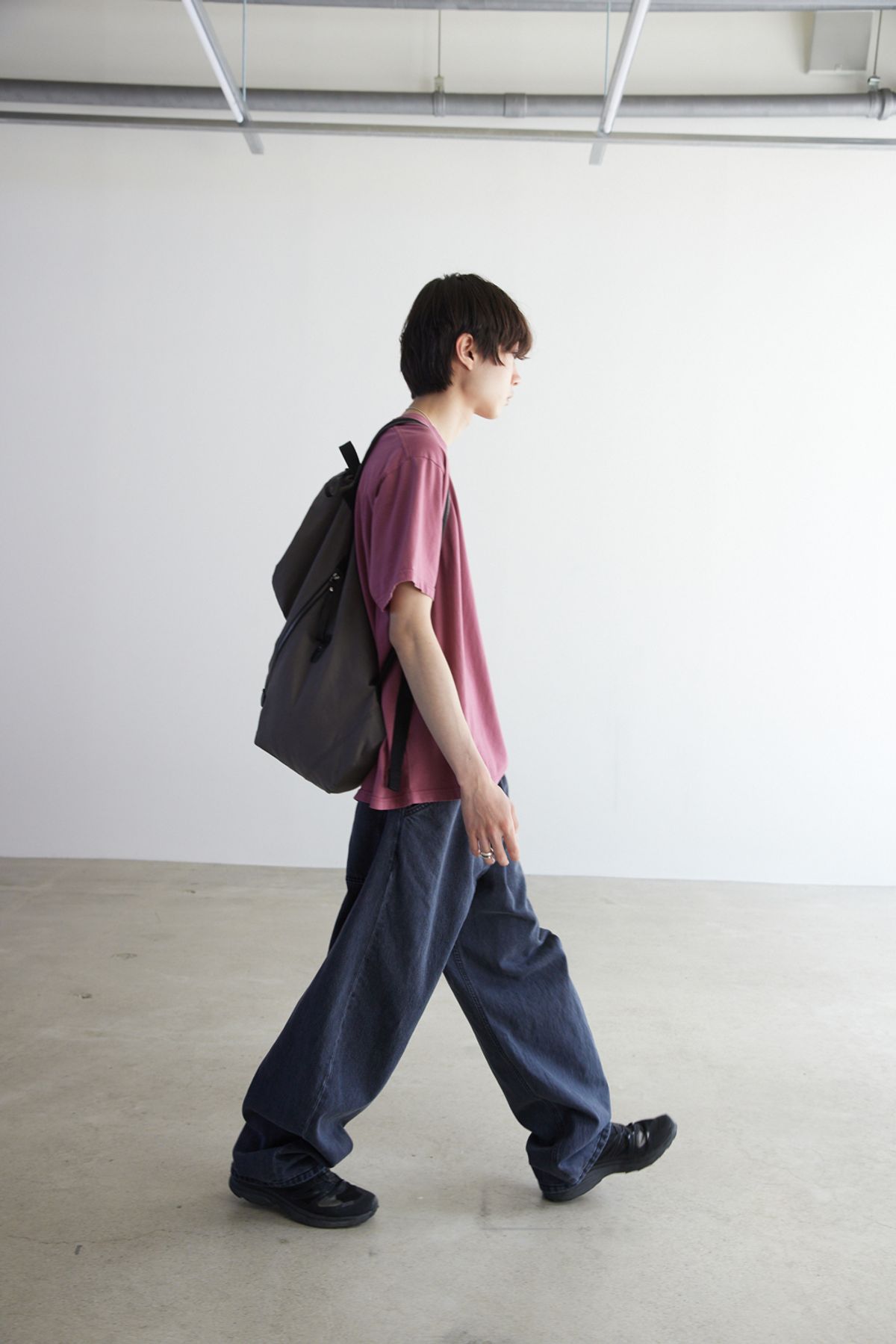 해칭룸(HATCHINGROOM) Curve Jeans Washed Black
