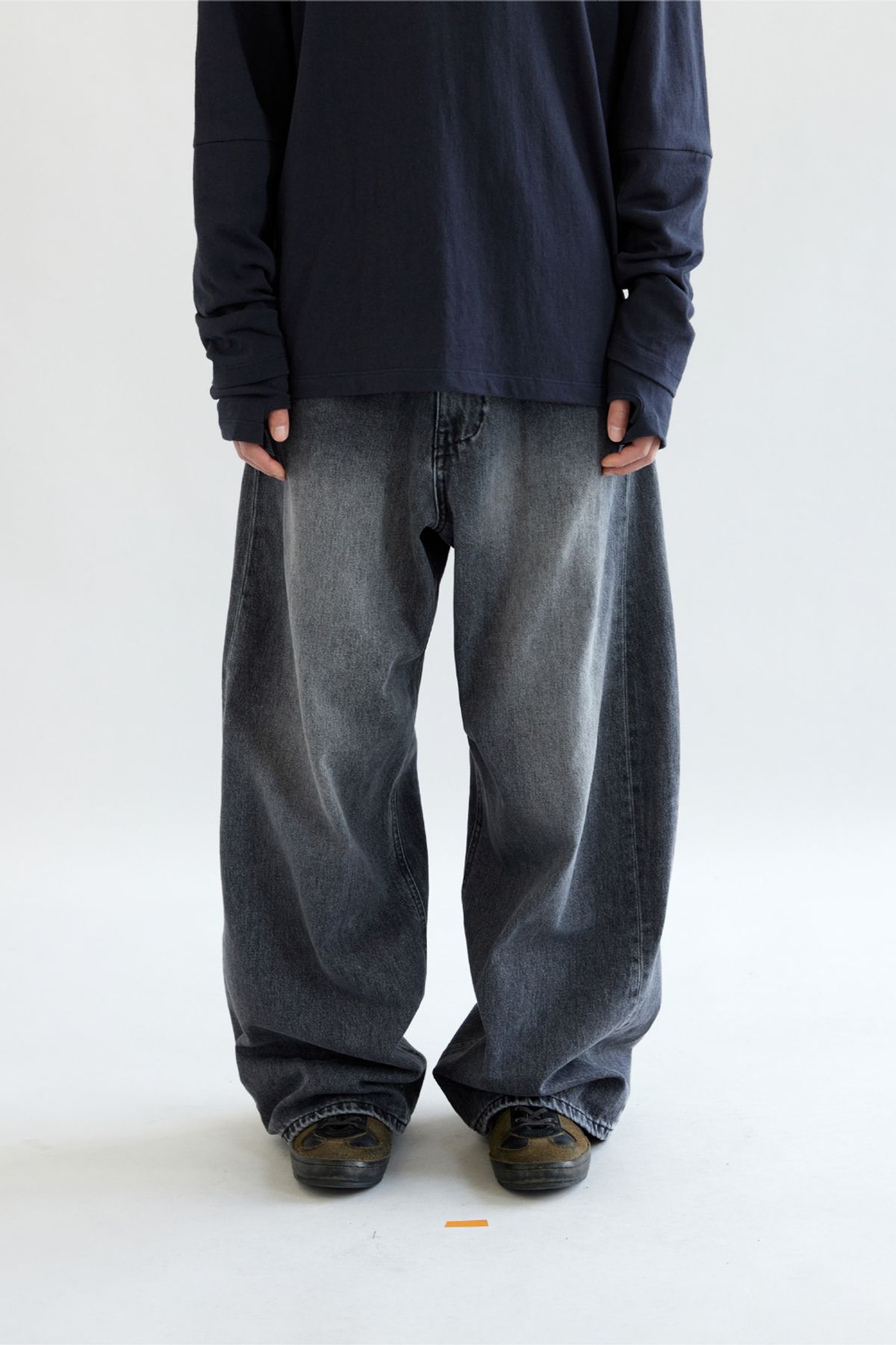 해칭룸(HATCHINGROOM) Wide Curve Jeans Washed Black