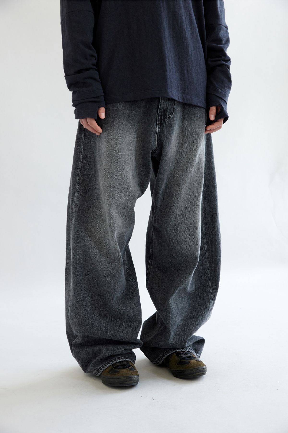 해칭룸(HATCHINGROOM) Wide Curve Jeans Washed Black