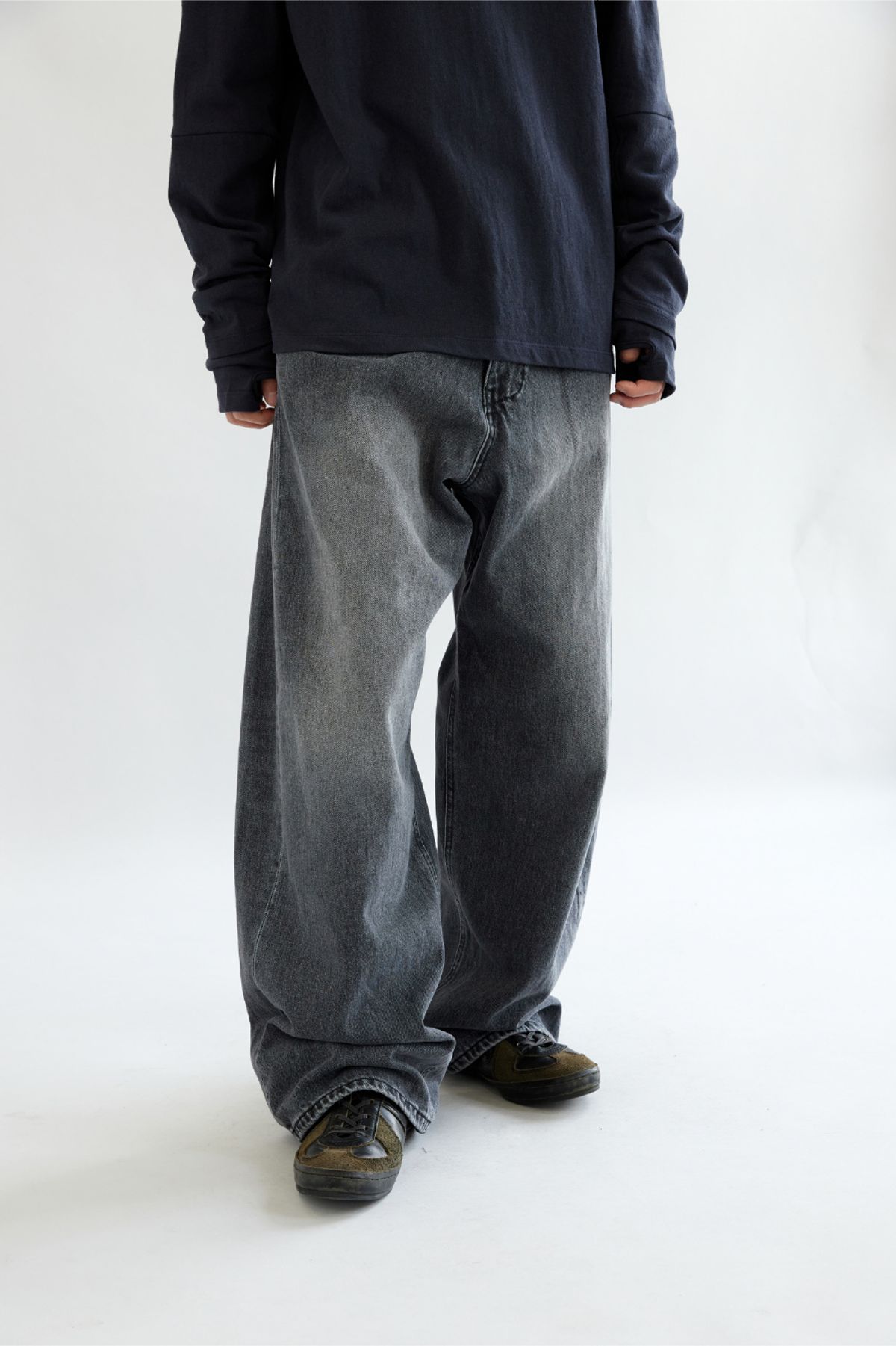해칭룸(HATCHINGROOM) Wide Curve Jeans Washed Black