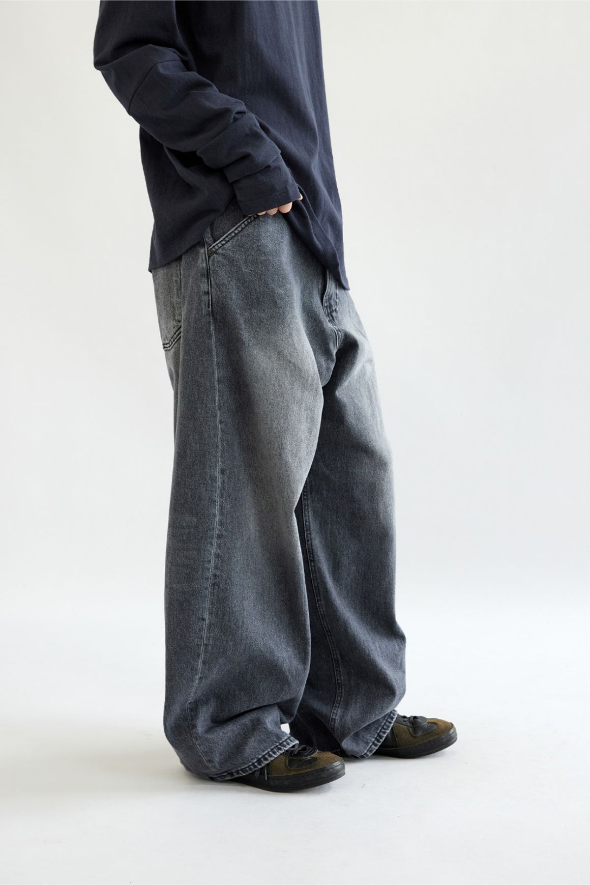 해칭룸(HATCHINGROOM) Wide Curve Jeans Washed Black