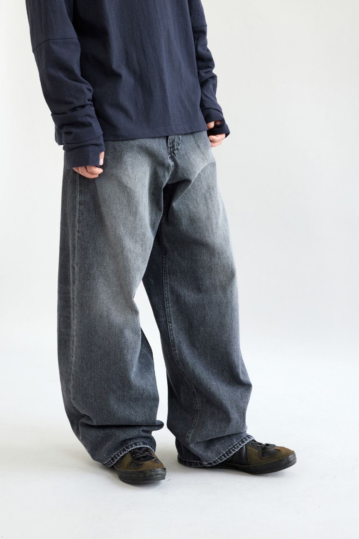 해칭룸(HATCHINGROOM) Wide Curve Jeans Washed Black