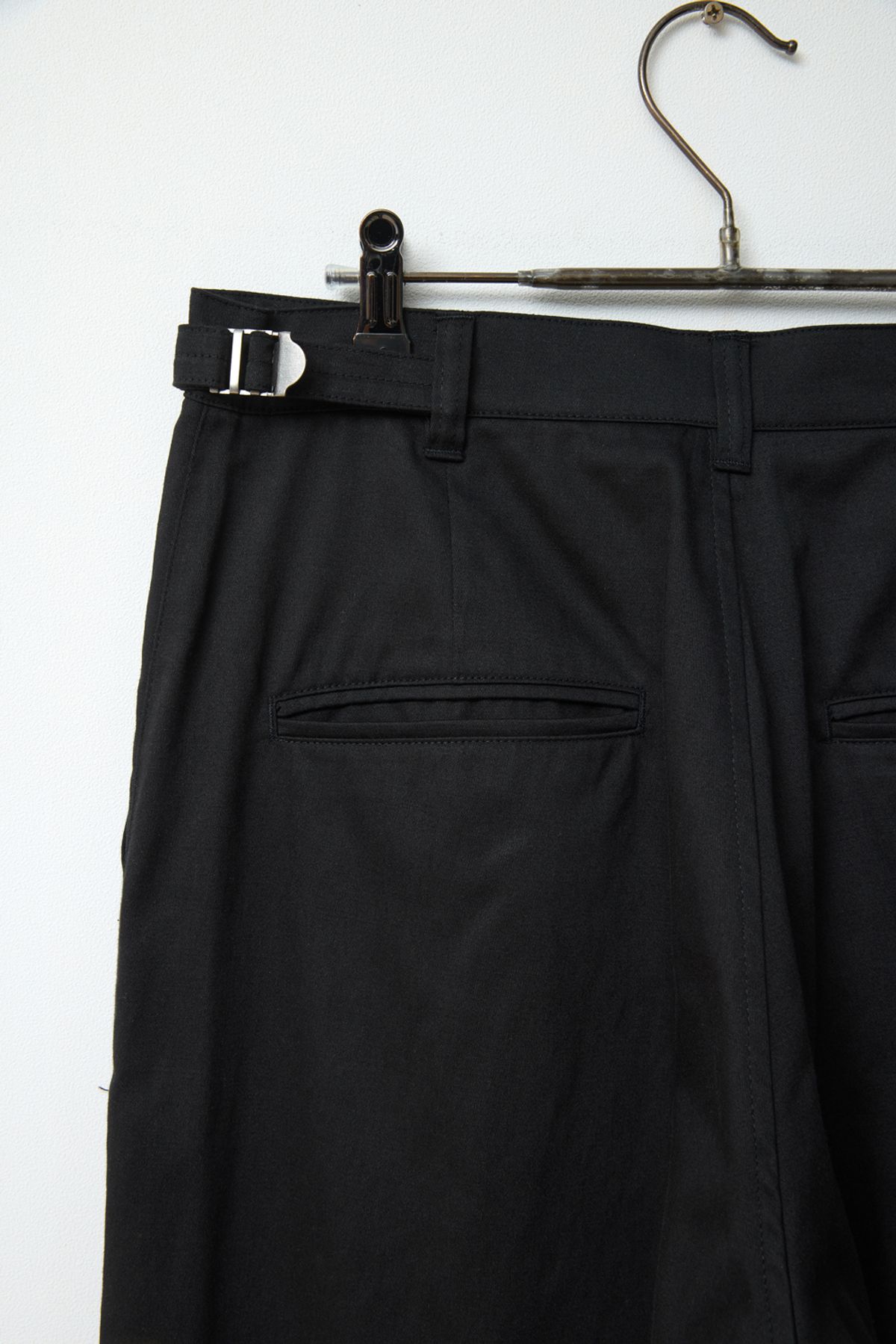 해칭룸(HATCHINGROOM) Armor Pants Black