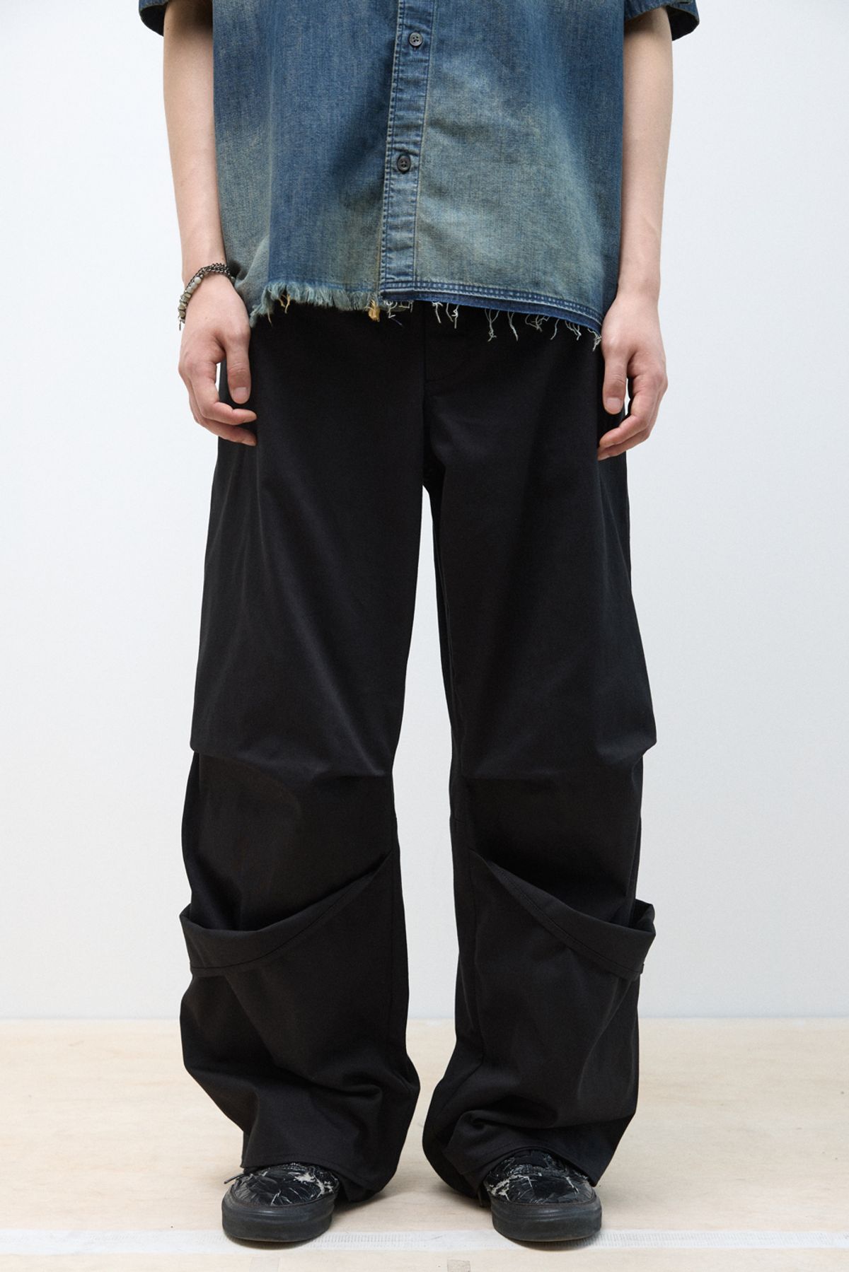 해칭룸(HATCHINGROOM) Armor Pants Black