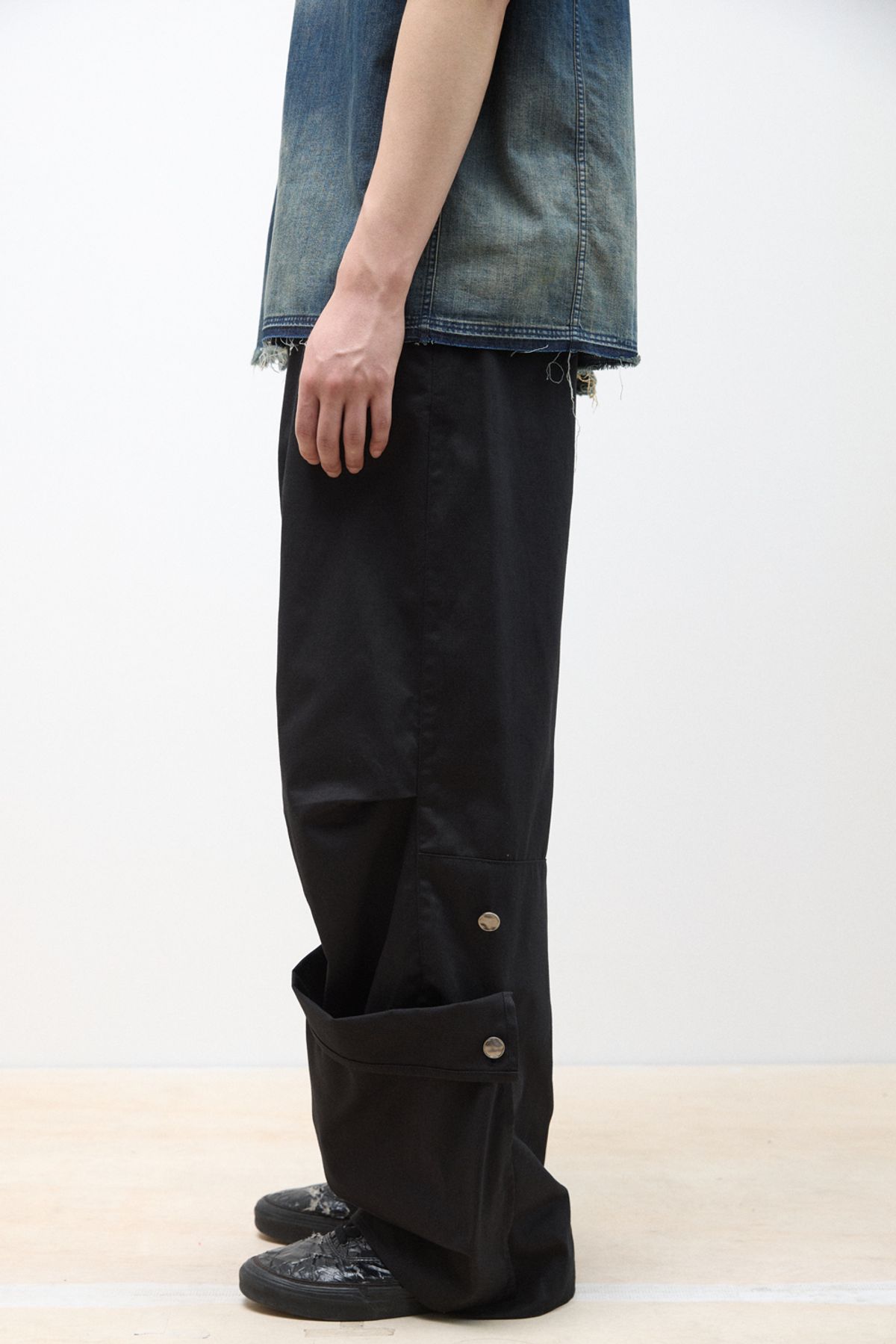 해칭룸(HATCHINGROOM) Armor Pants Black