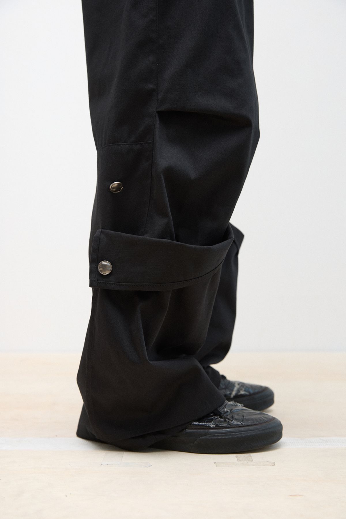 해칭룸(HATCHINGROOM) Armor Pants Black