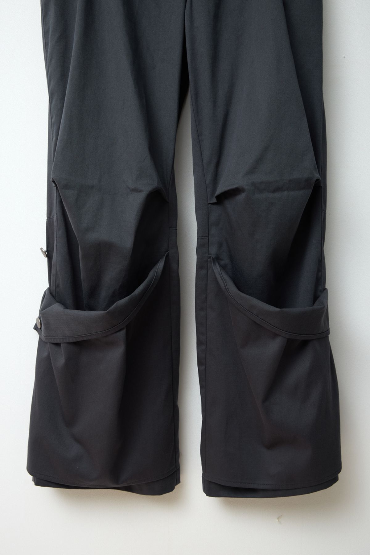 해칭룸(HATCHINGROOM) Armor Pants Blue Charcoal