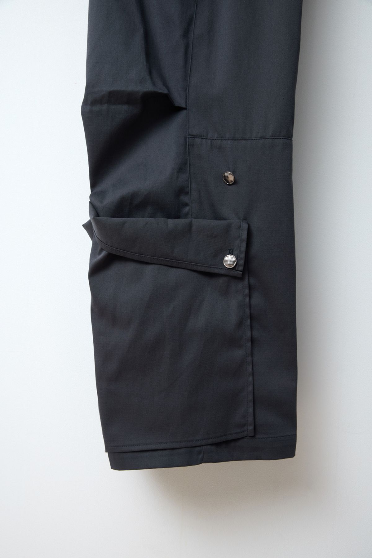 해칭룸(HATCHINGROOM) Armor Pants Blue Charcoal