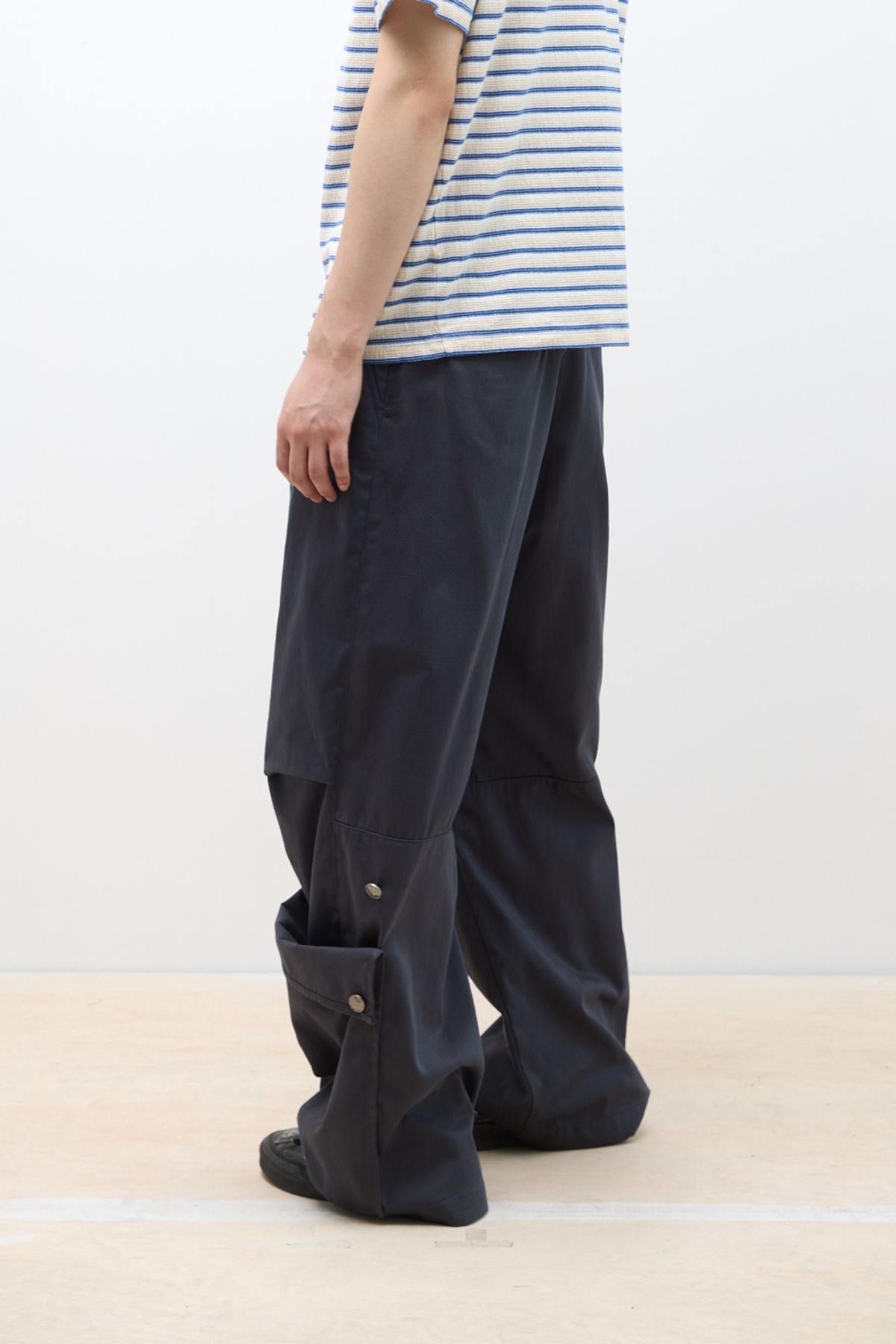 해칭룸(HATCHINGROOM) Armor Pants Blue Charcoal