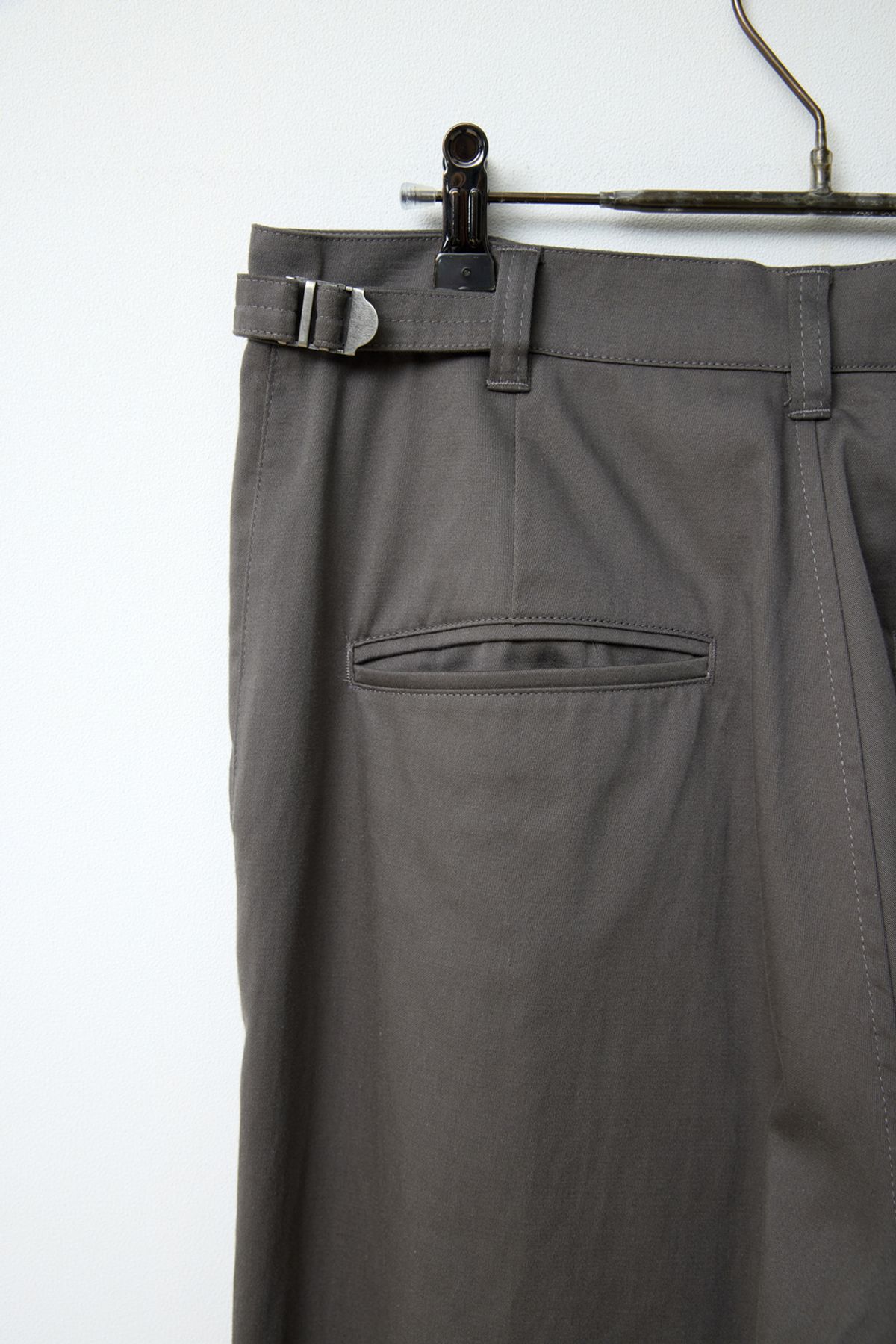 해칭룸(HATCHINGROOM) Armor Pants Mud Brown