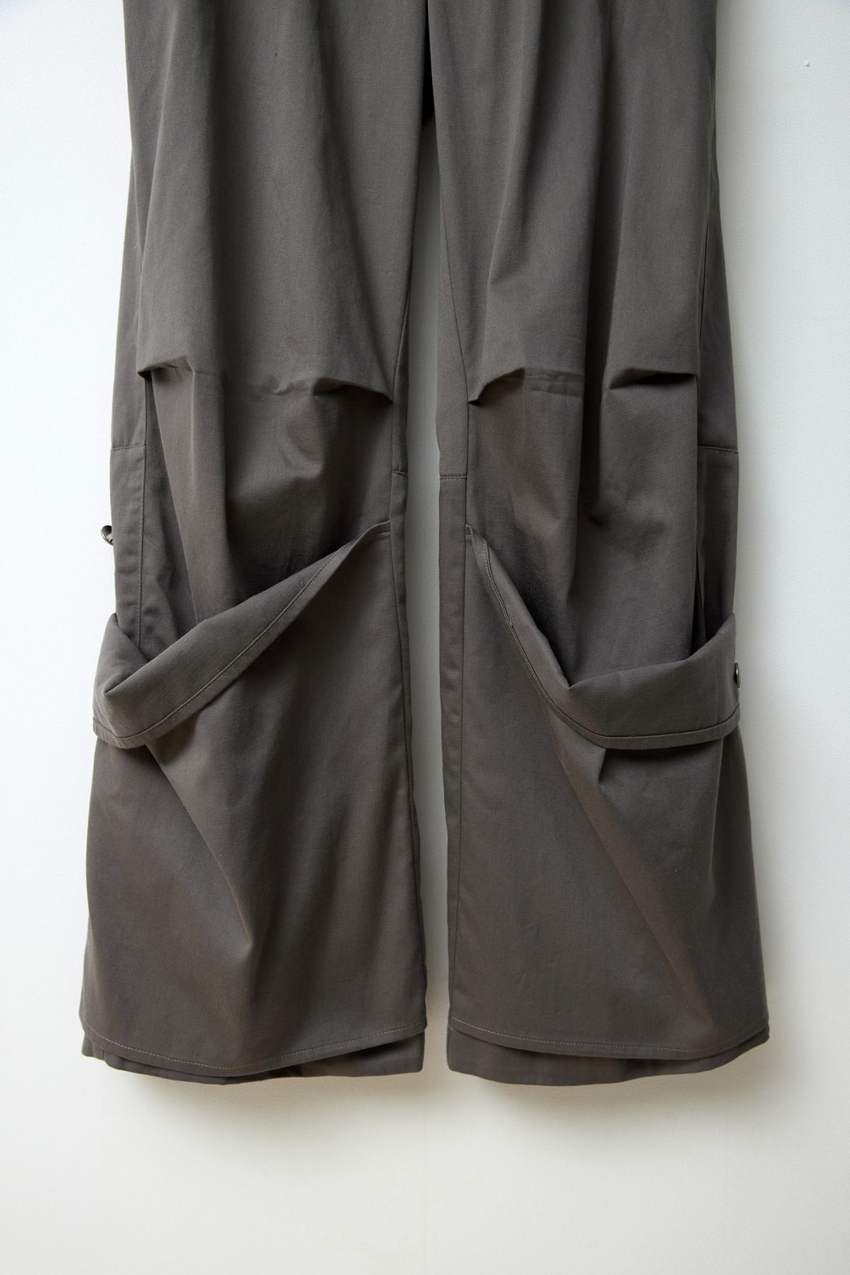 해칭룸(HATCHINGROOM) Armor Pants Mud Brown