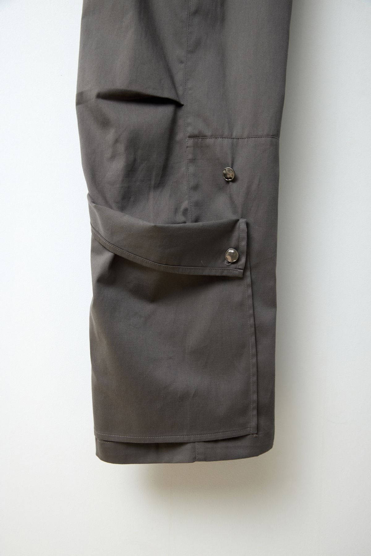 해칭룸(HATCHINGROOM) Armor Pants Mud Brown